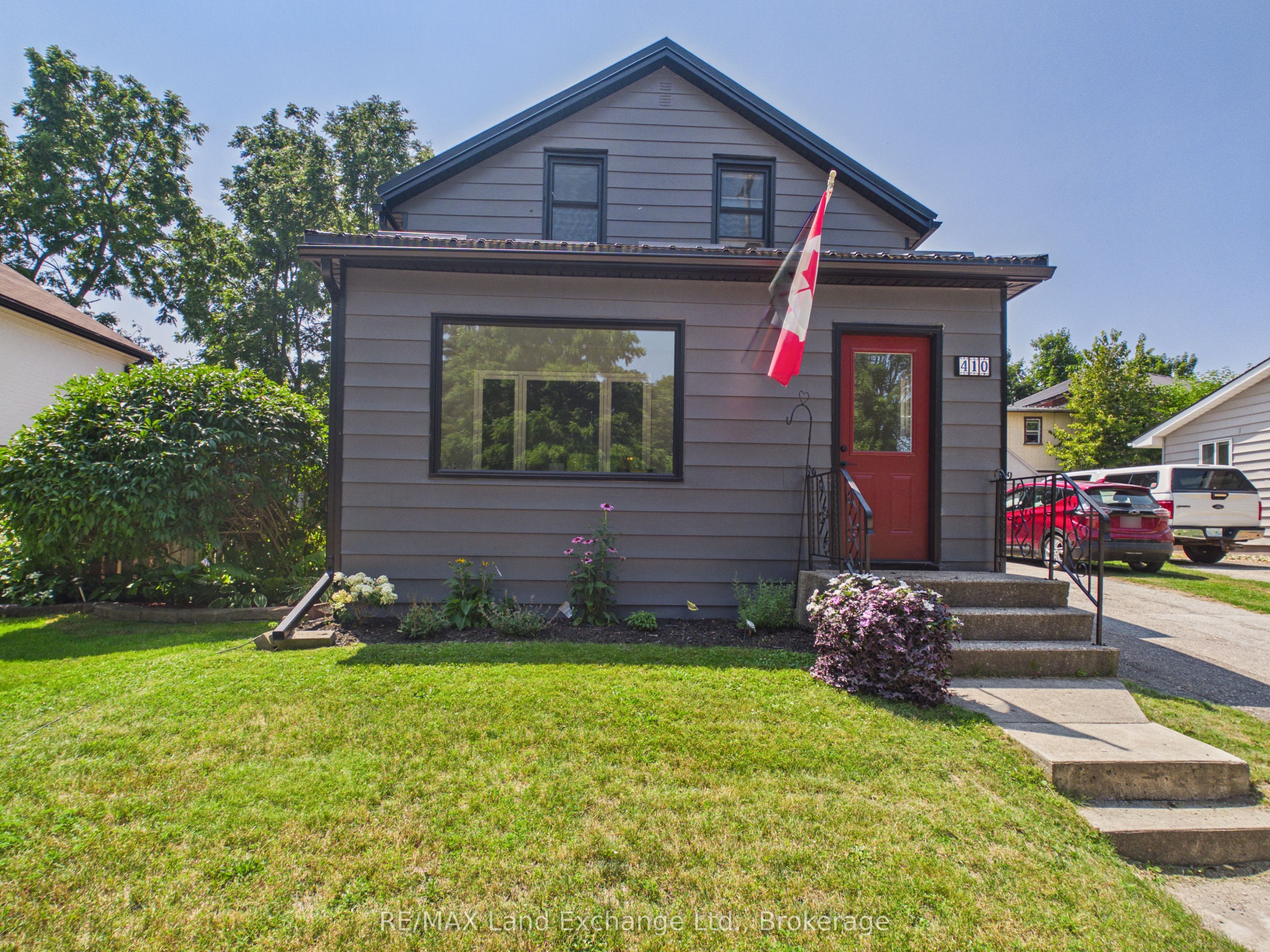 410 Russell Street Property Photo 2