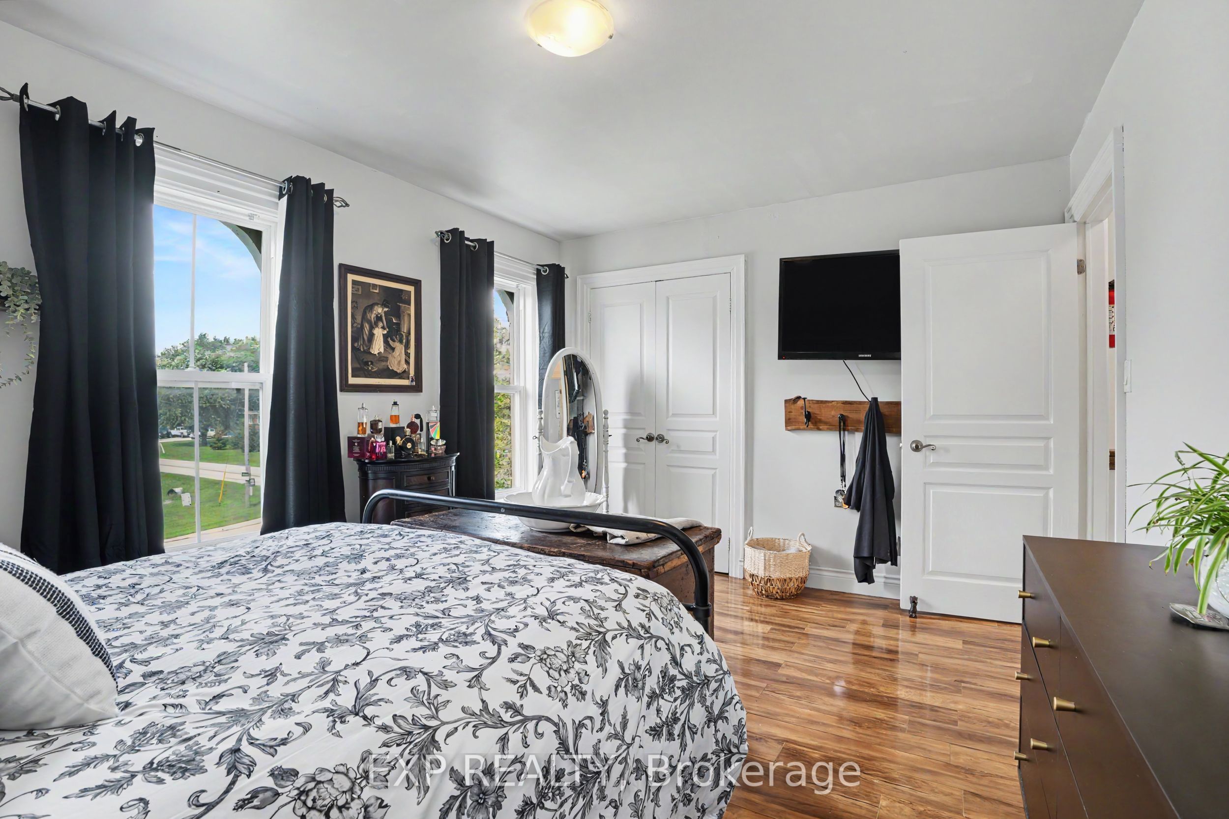 5330 Rainham Road S Property Photo 19