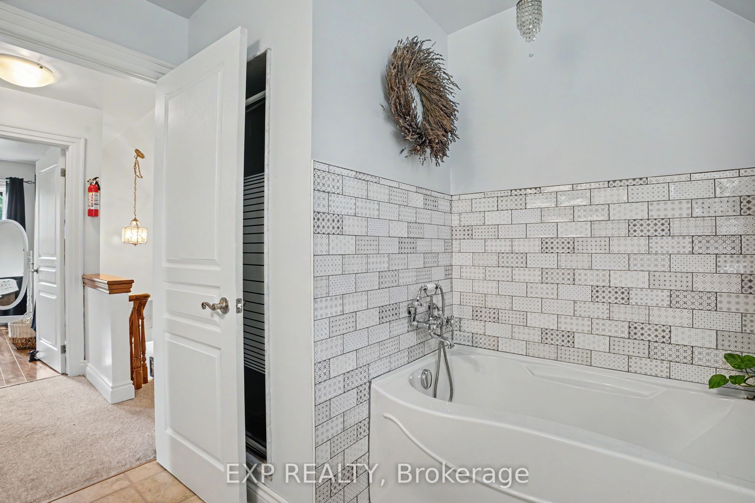 5330 Rainham Road S Property Photo 23