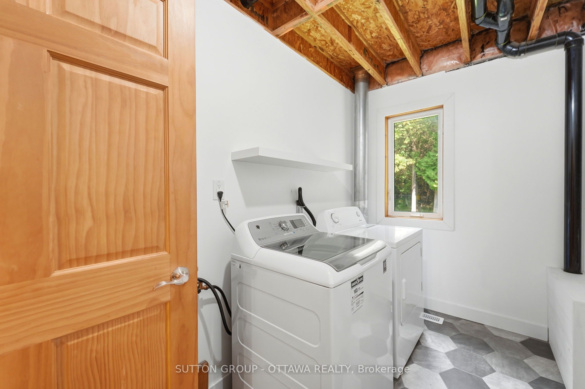 1715 Carsonby Road E Property Photo 22