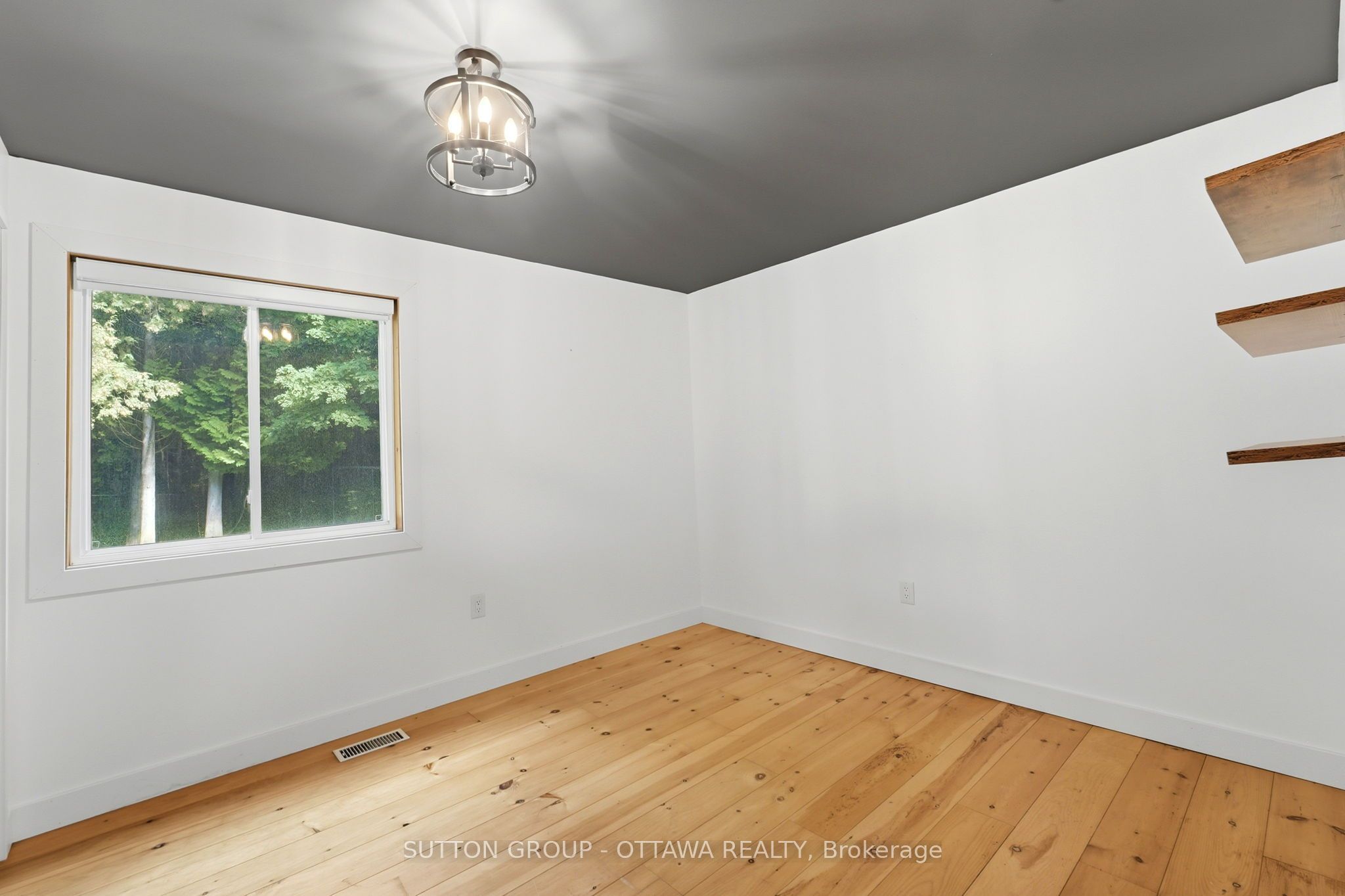 1715 Carsonby Road E Property Photo 24
