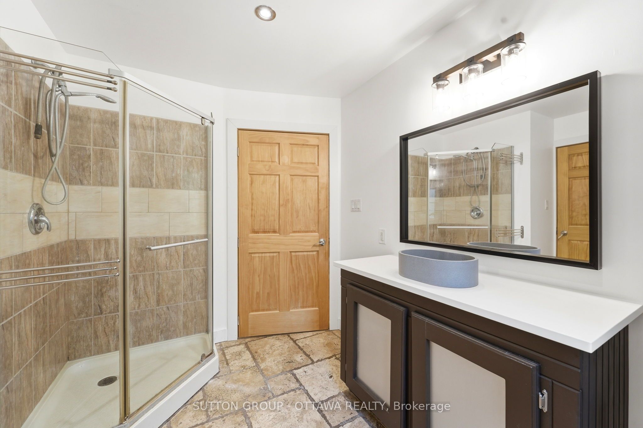 1715 Carsonby Road E Property Photo 27