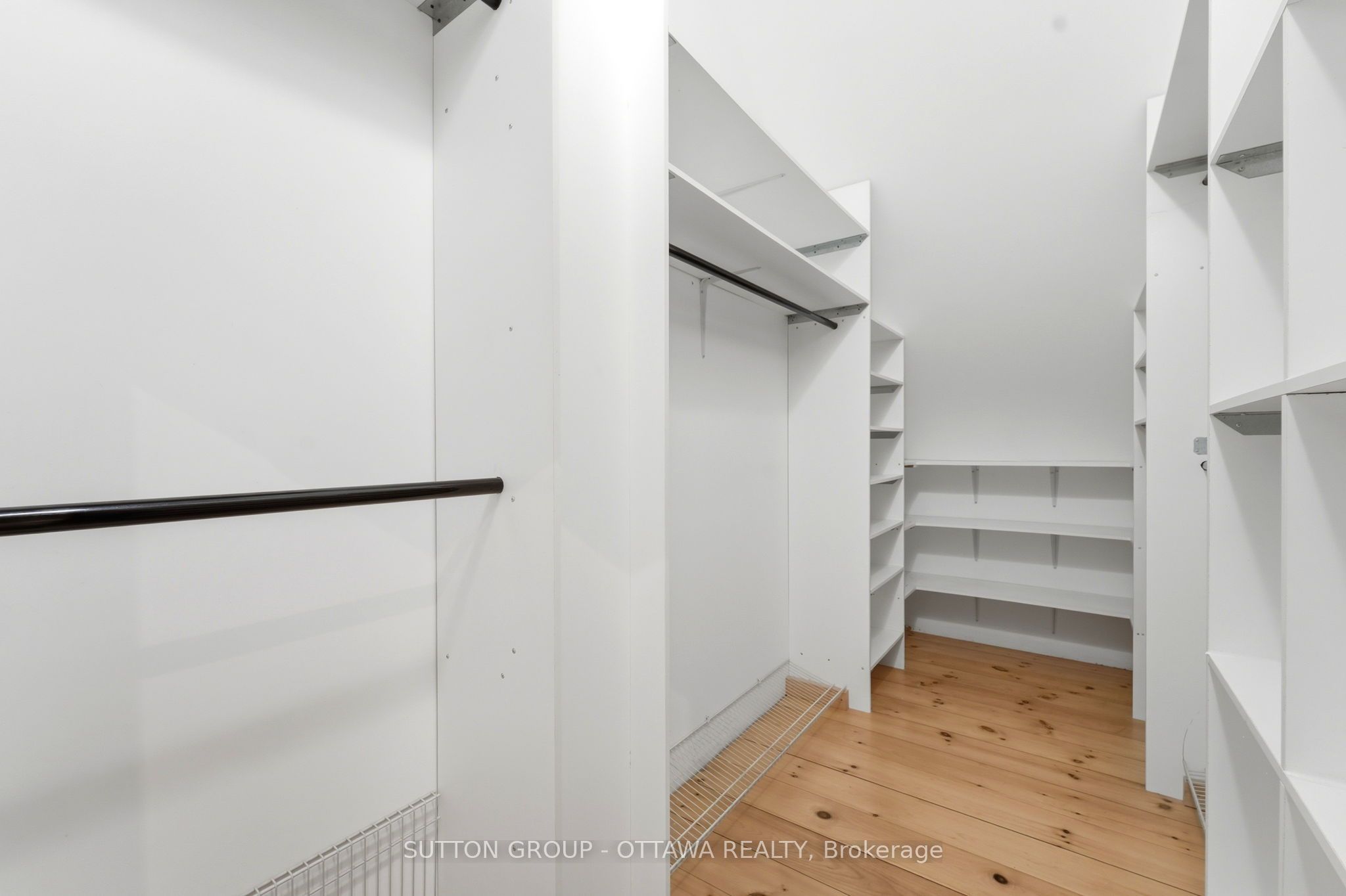 1715 Carsonby Road E Property Photo 37