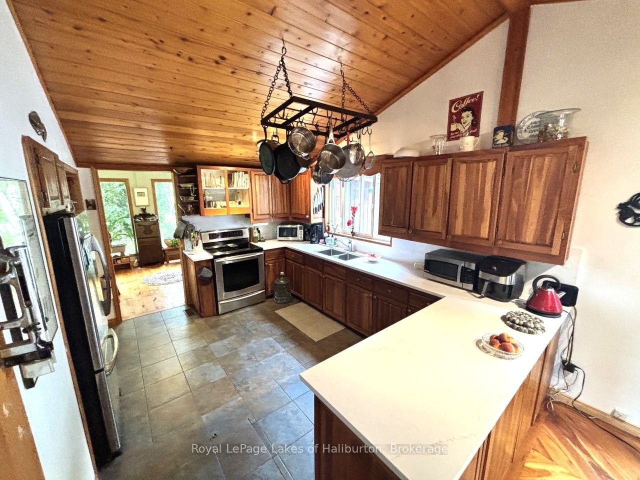 10 Nevison Drive Property Photo 3