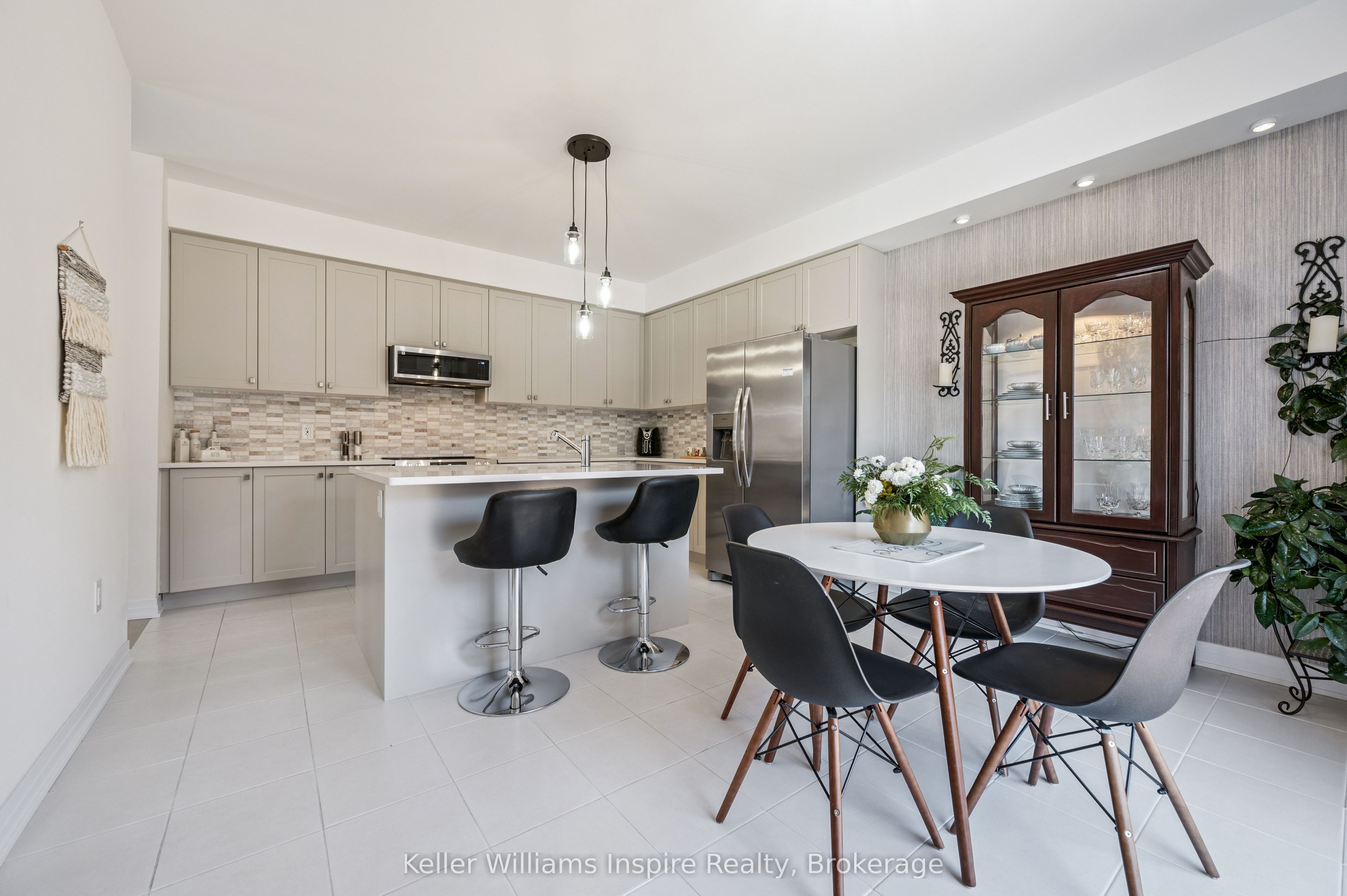 160 Raftis Street Property Photo 5