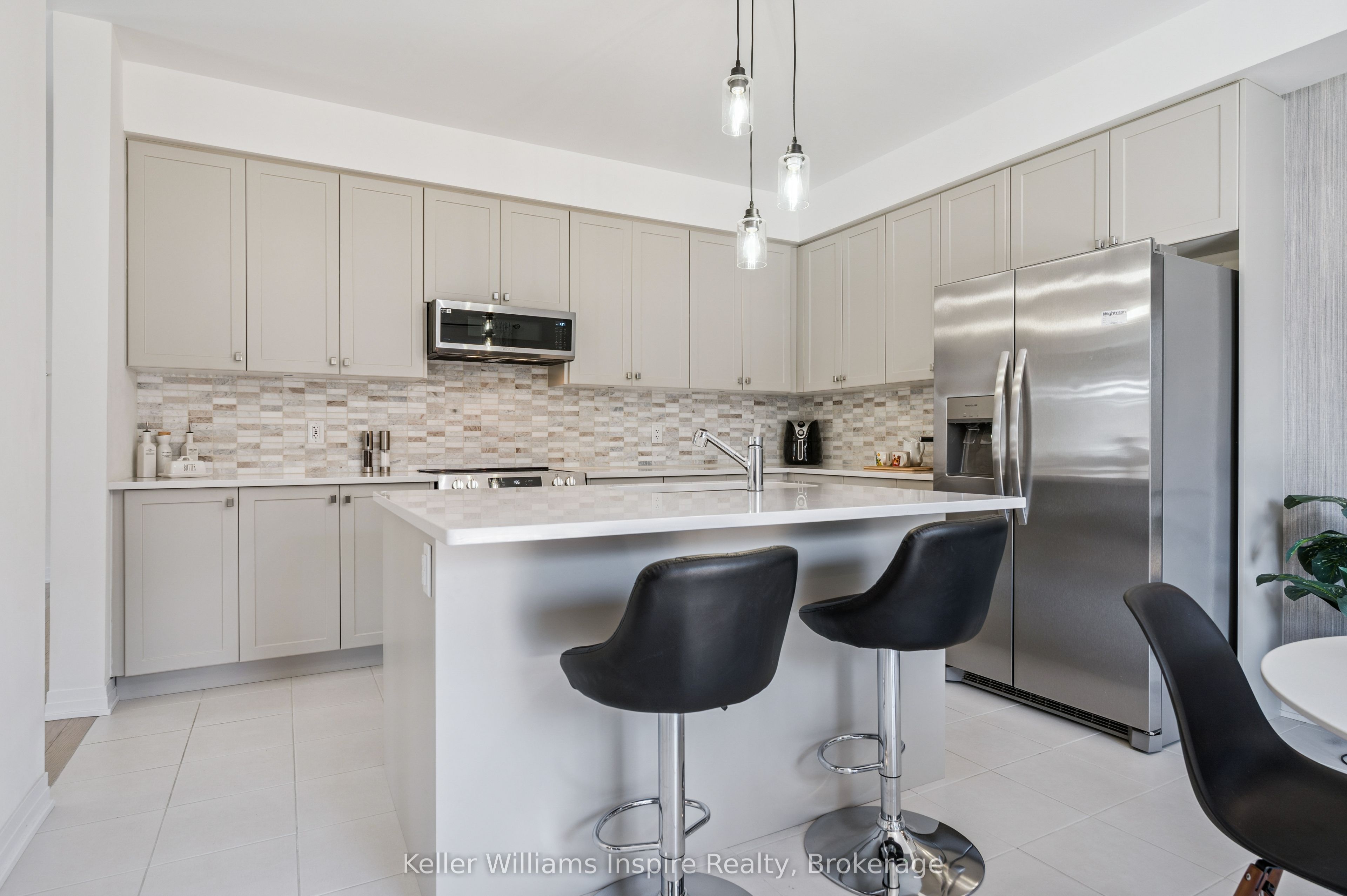 160 Raftis Street Property Photo 14