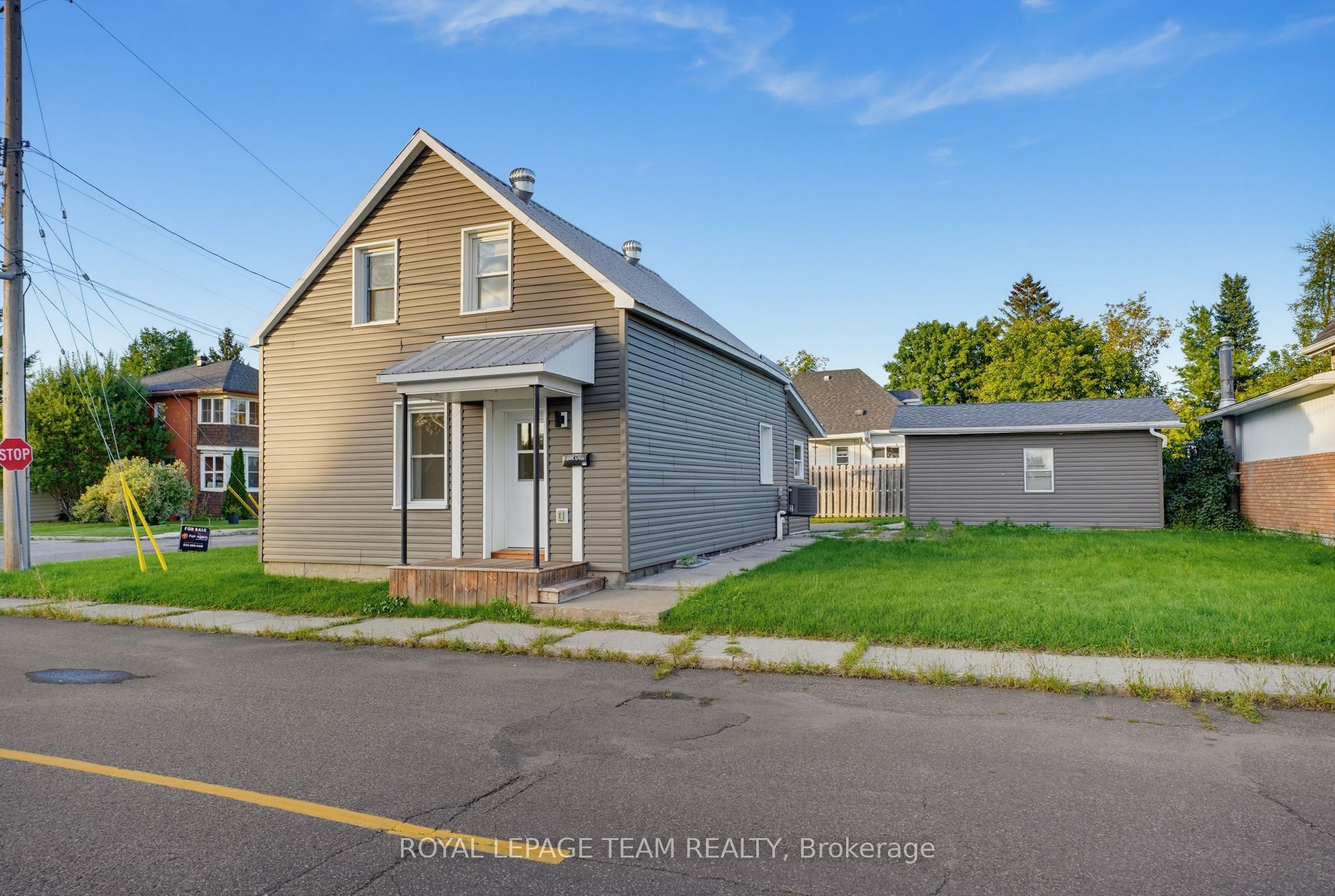81 Bank Street S Property Photo 3