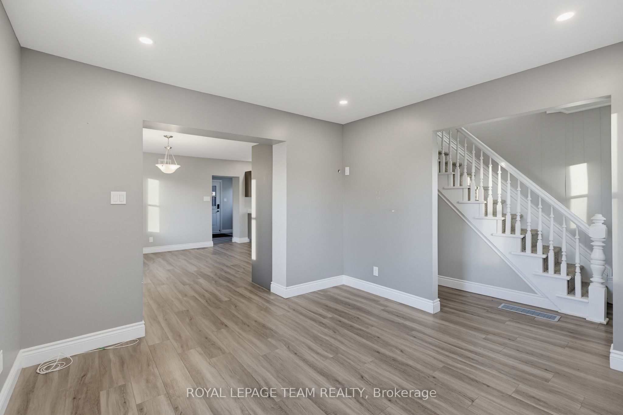 81 Bank Street S Property Photo 13