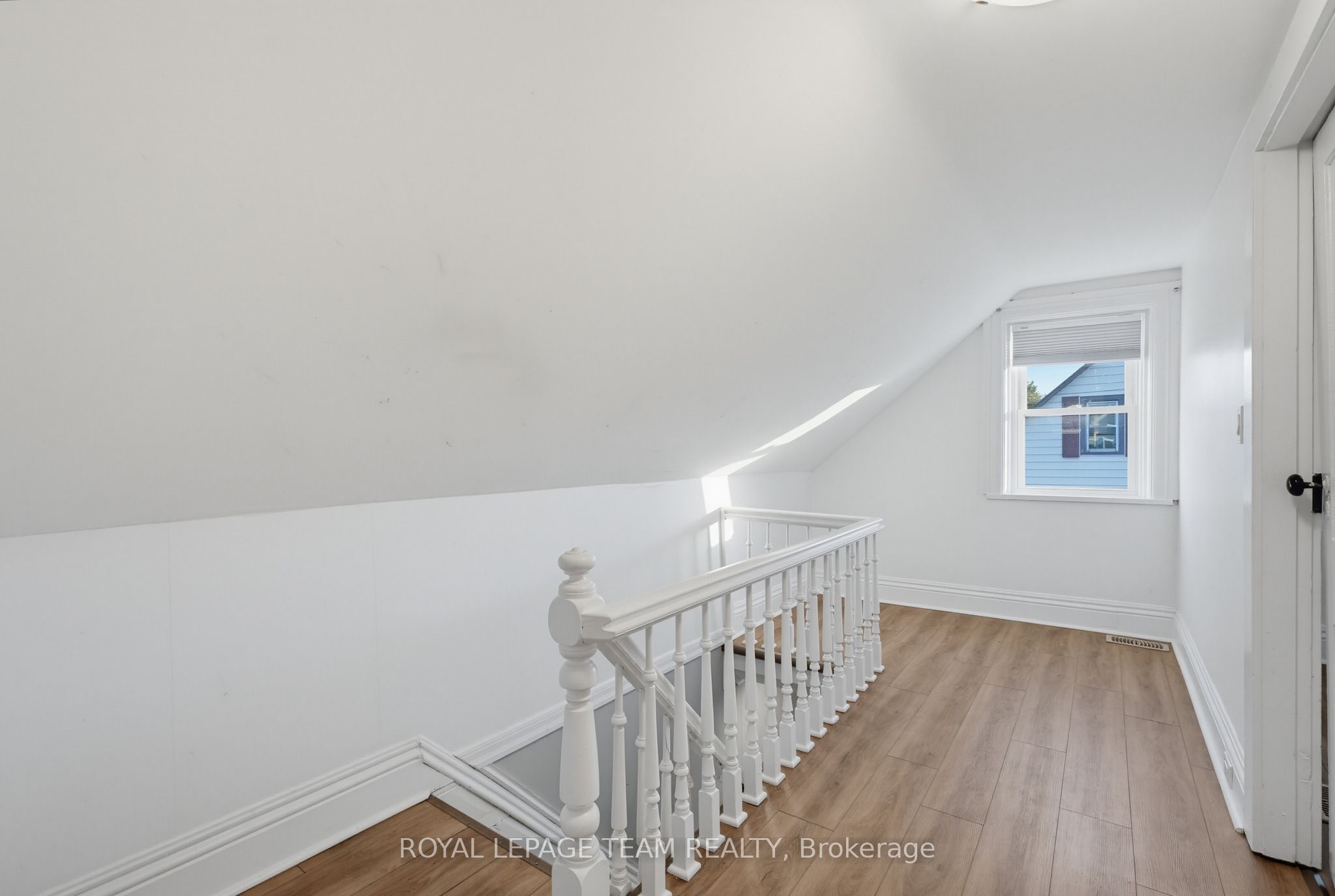 81 Bank Street S Property Photo 19