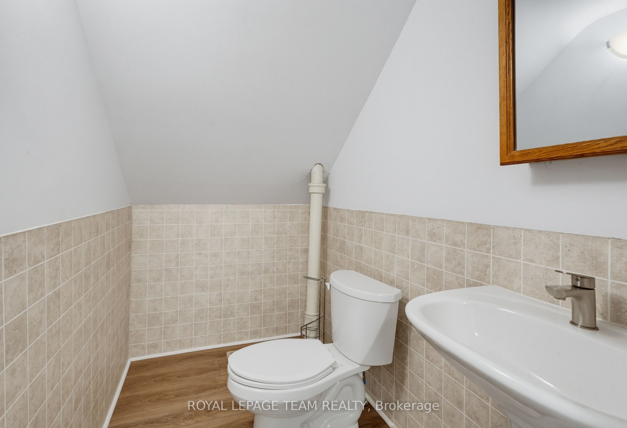 81 Bank Street S Property Photo 24