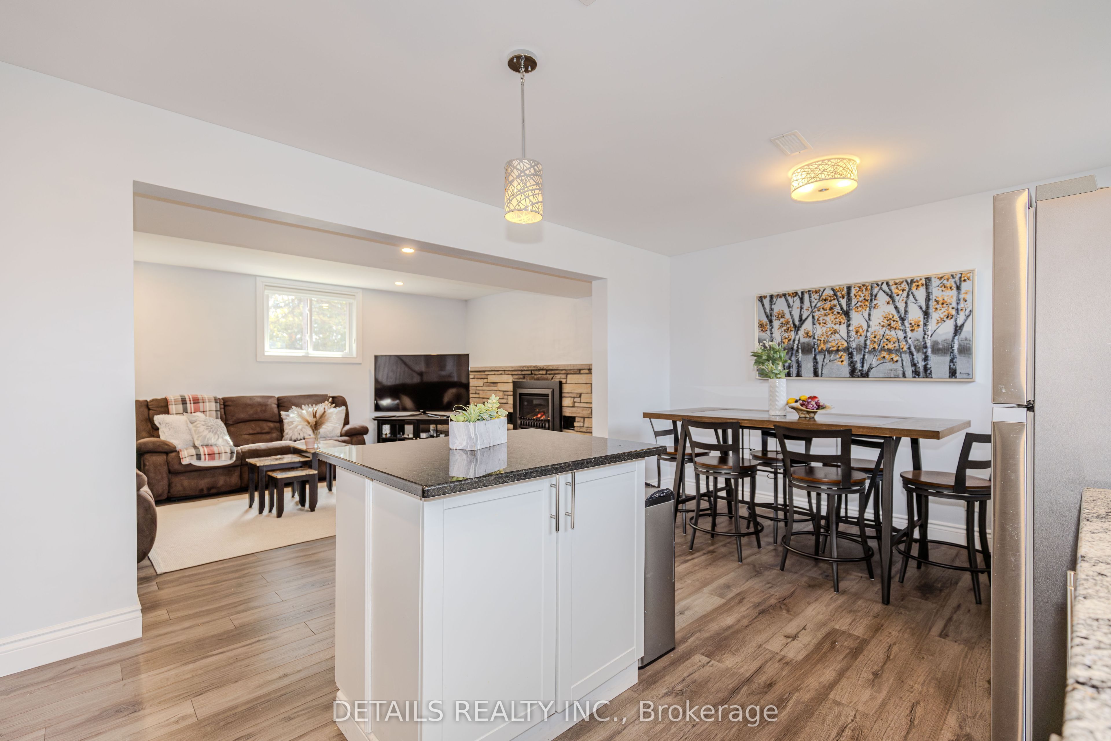 7 Kerry Crescent E Property Photo 10