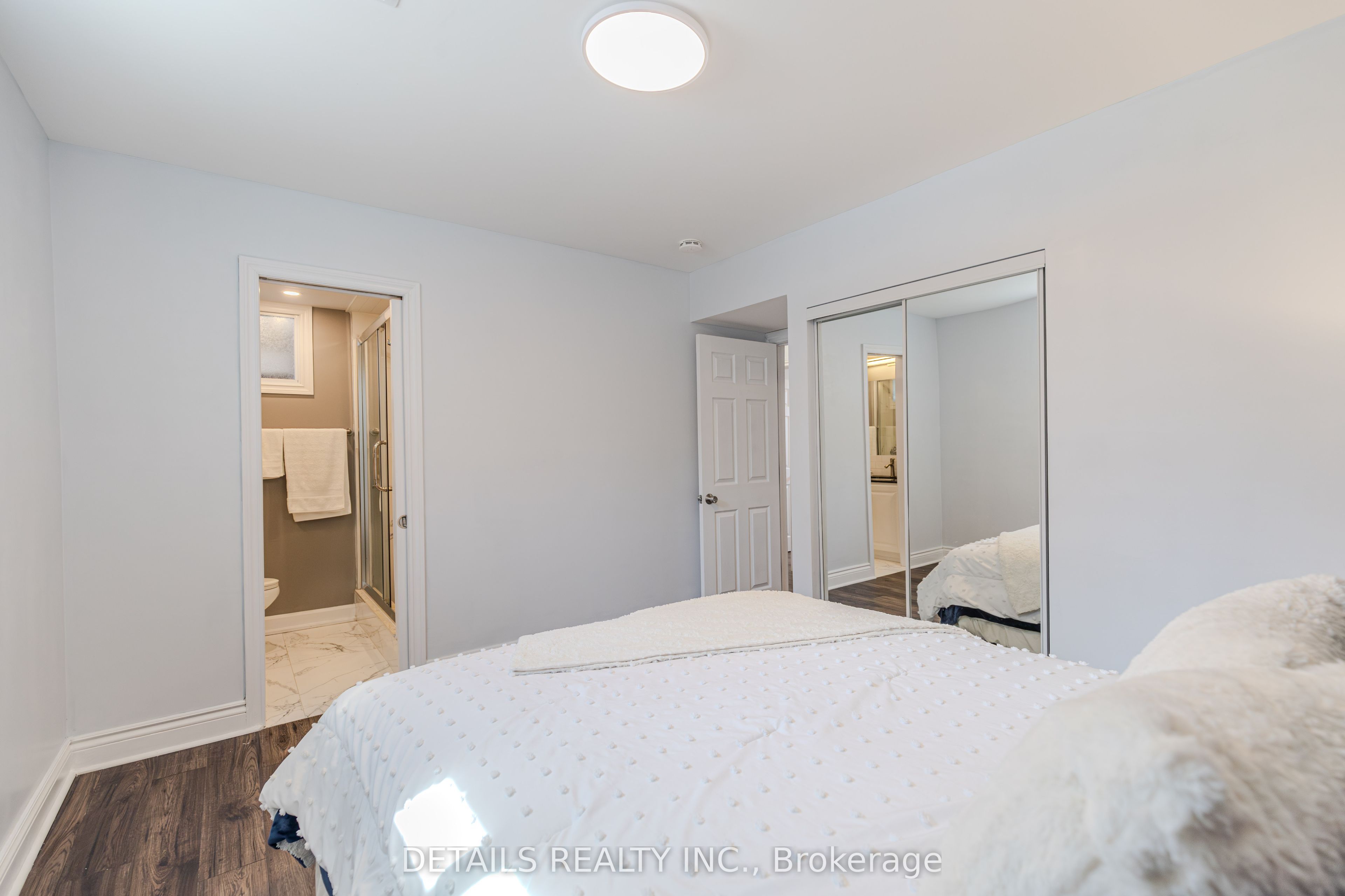 7 Kerry Crescent E Property Photo 16
