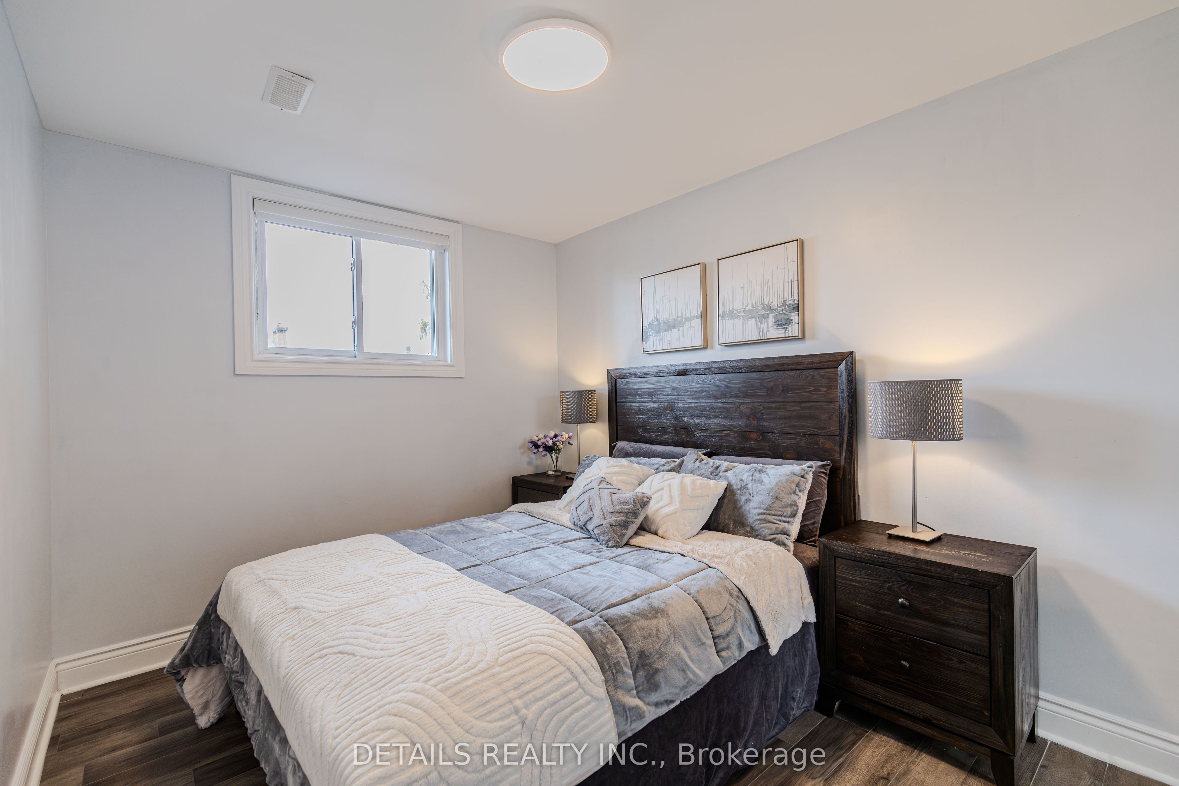 7 Kerry Crescent E Property Photo 18