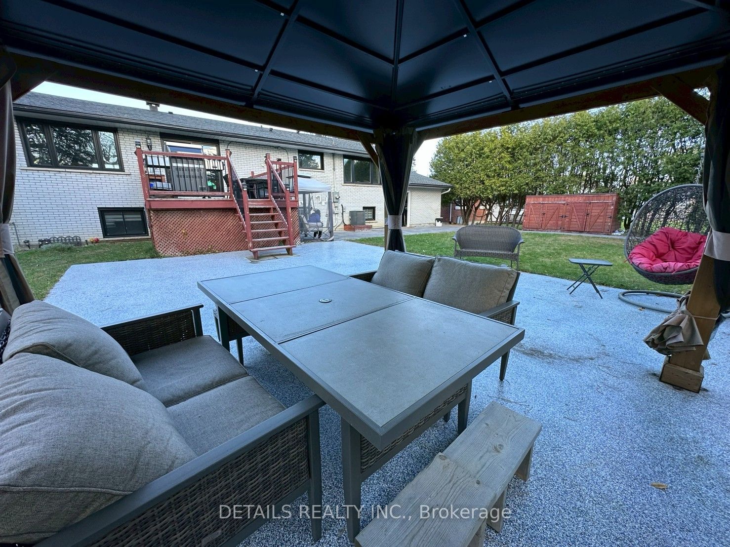 7 Kerry Crescent E Property Photo 26