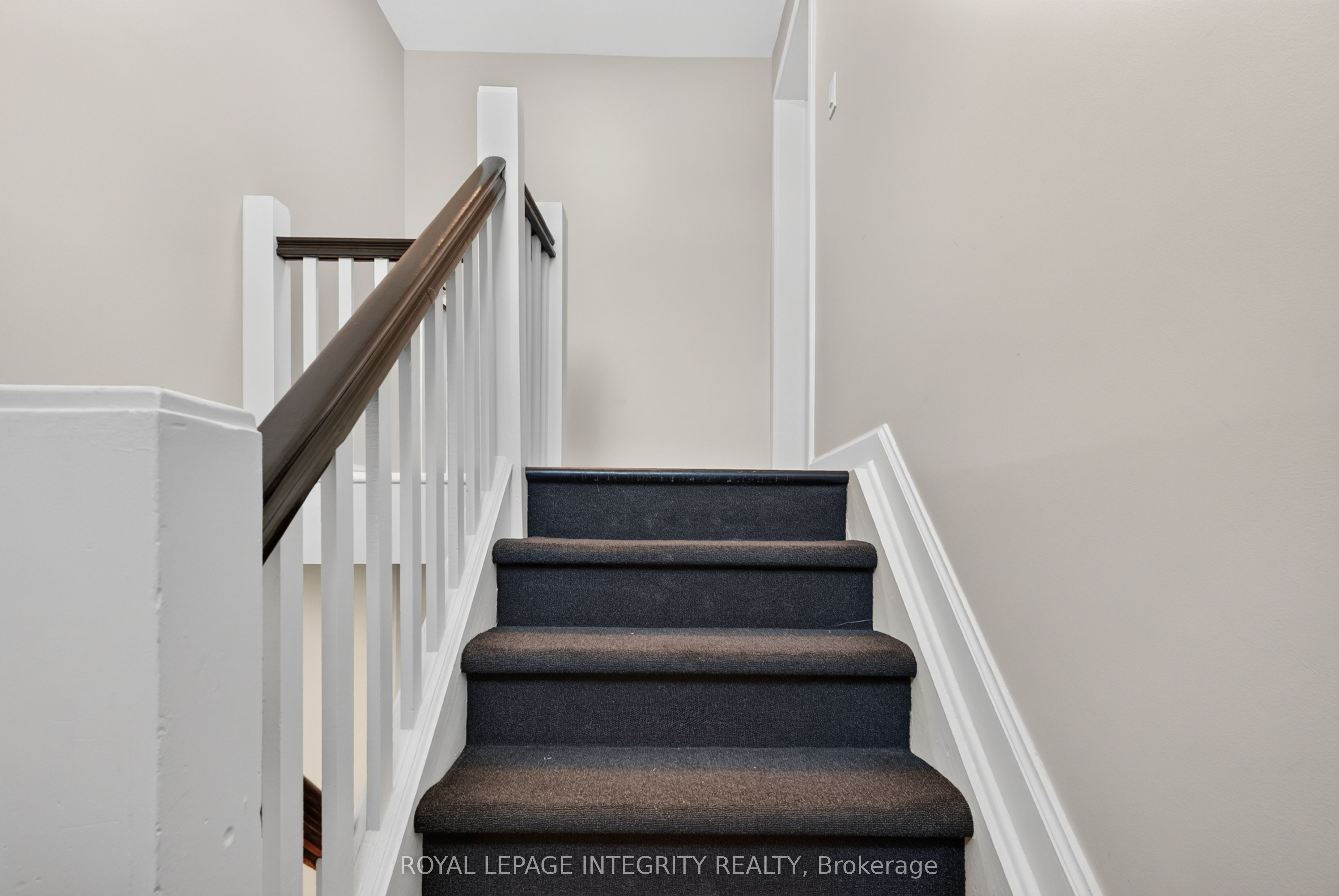 228 Woodroffe Avenue 2 Property Photo 9
