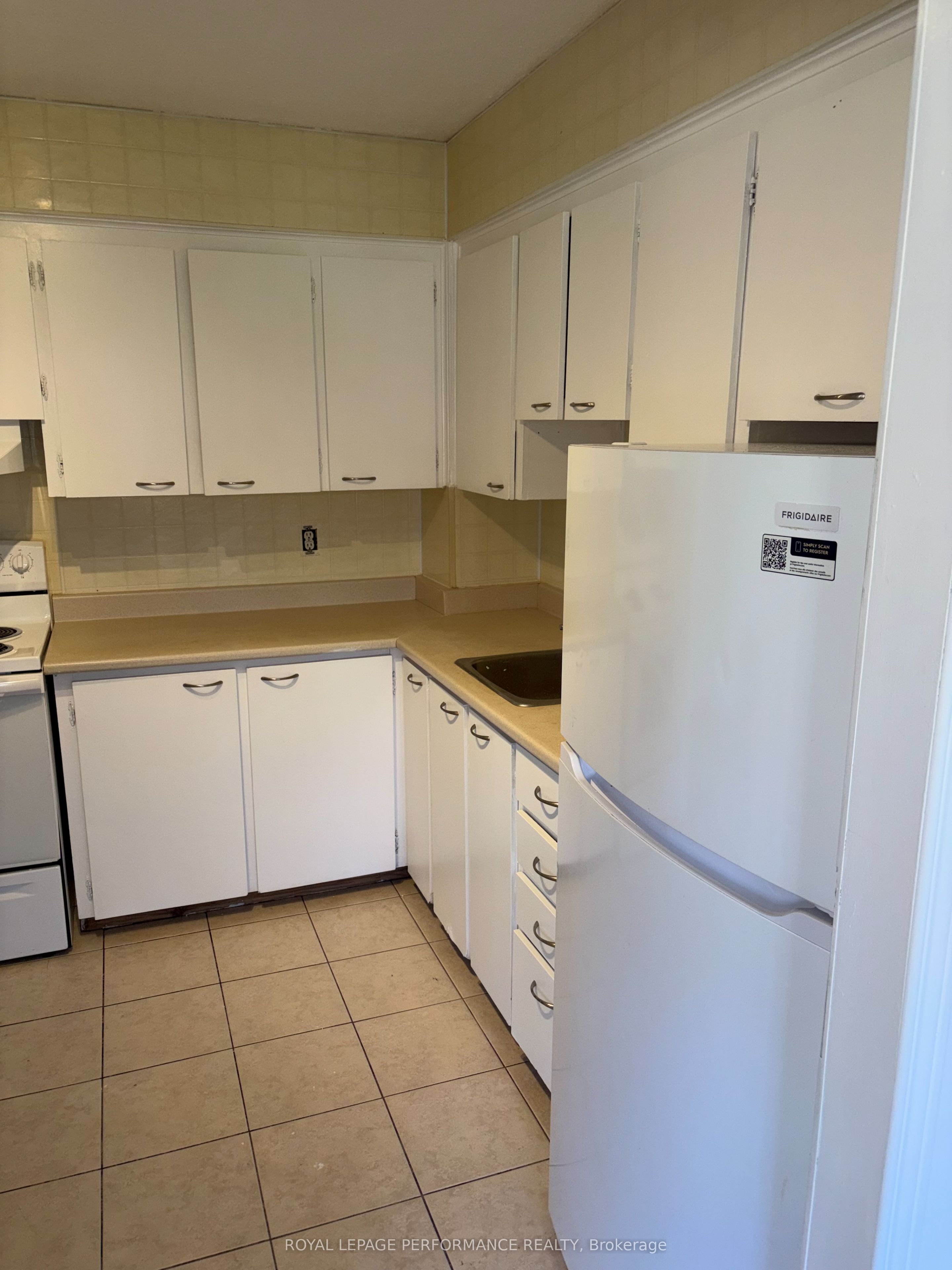2044 Arrowsmith Drive 208c Property Photo 3