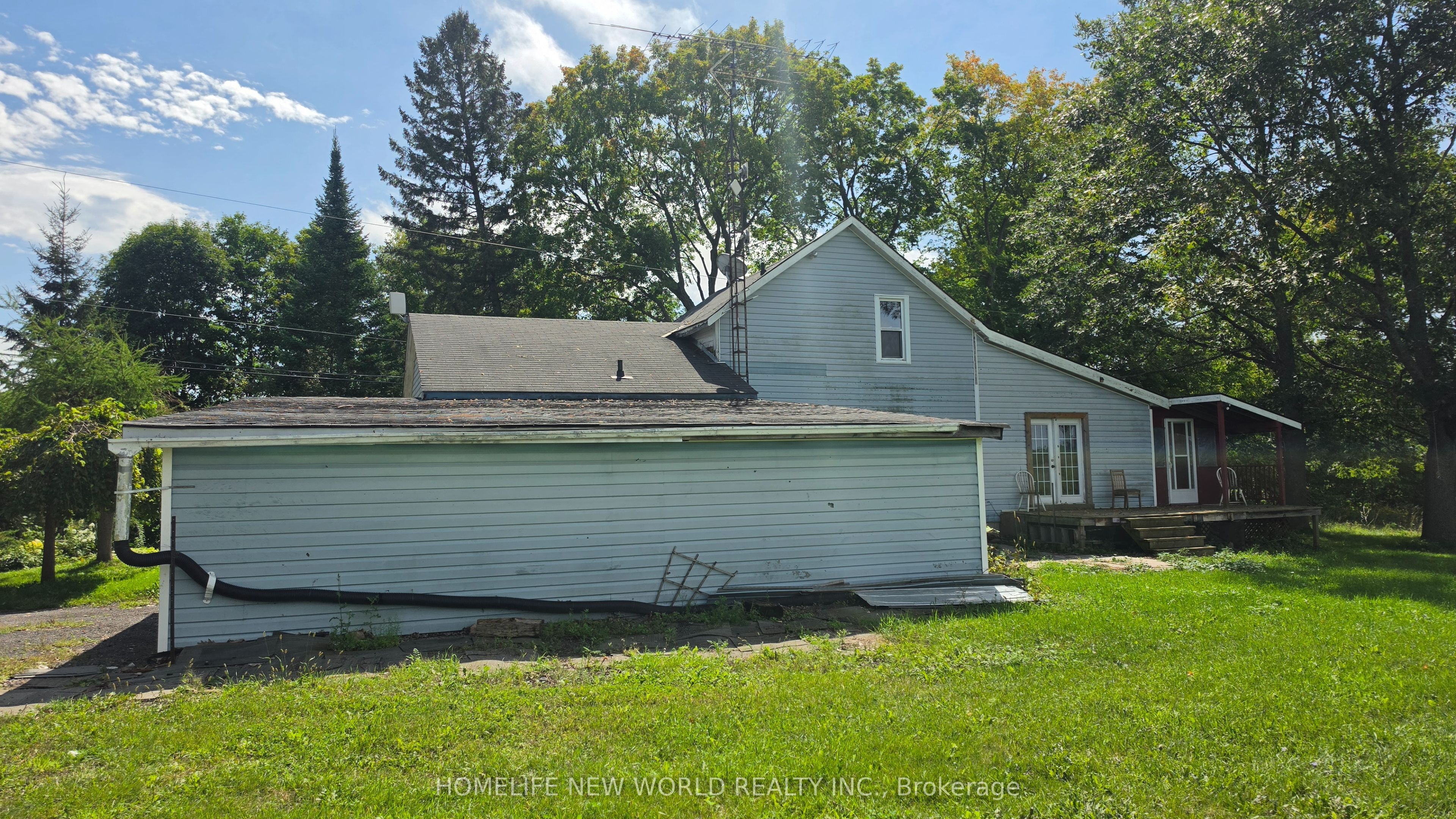814 Thomasburg Road Property Photo 2