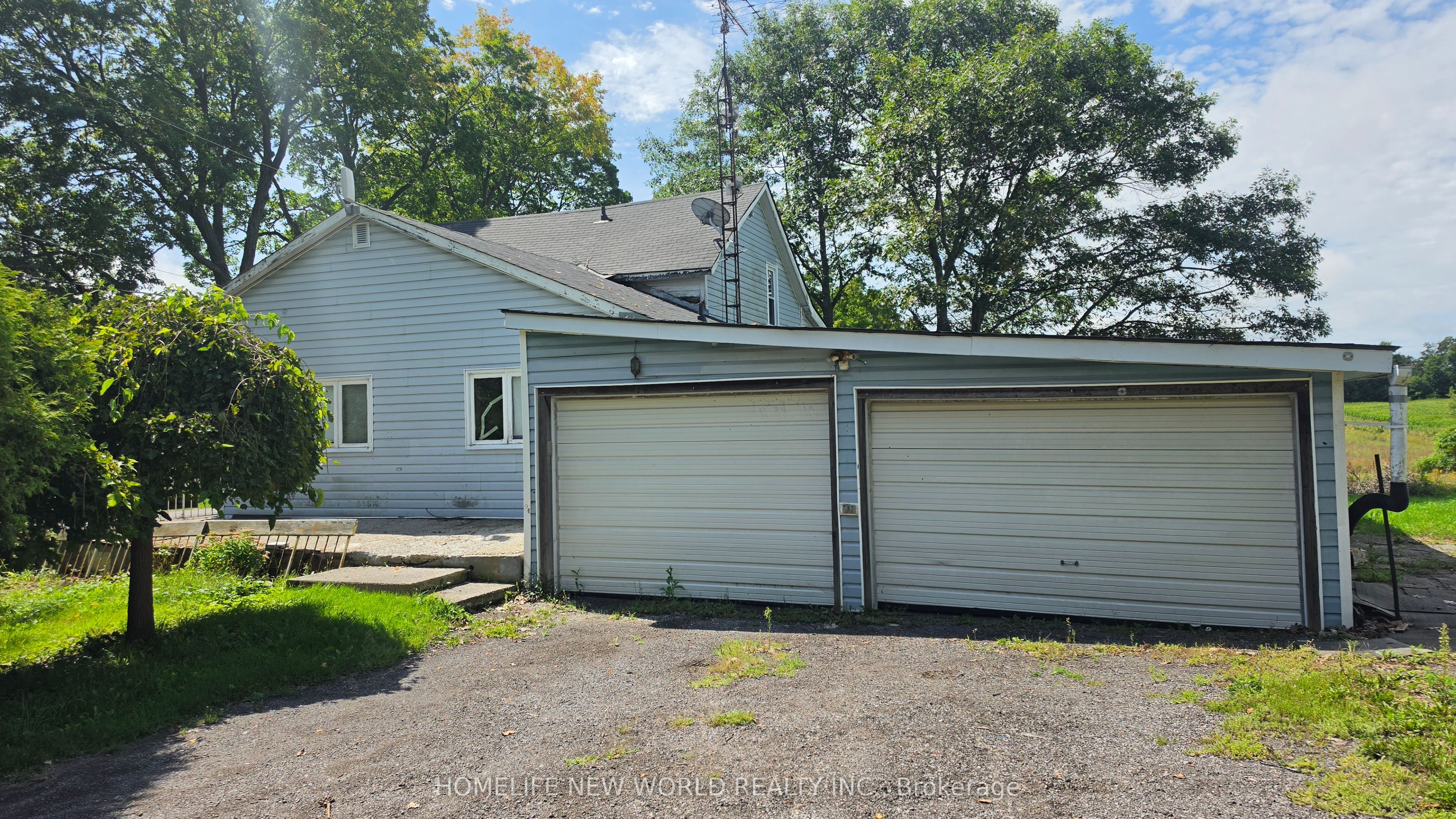 814 Thomasburg Road Property Photo 3