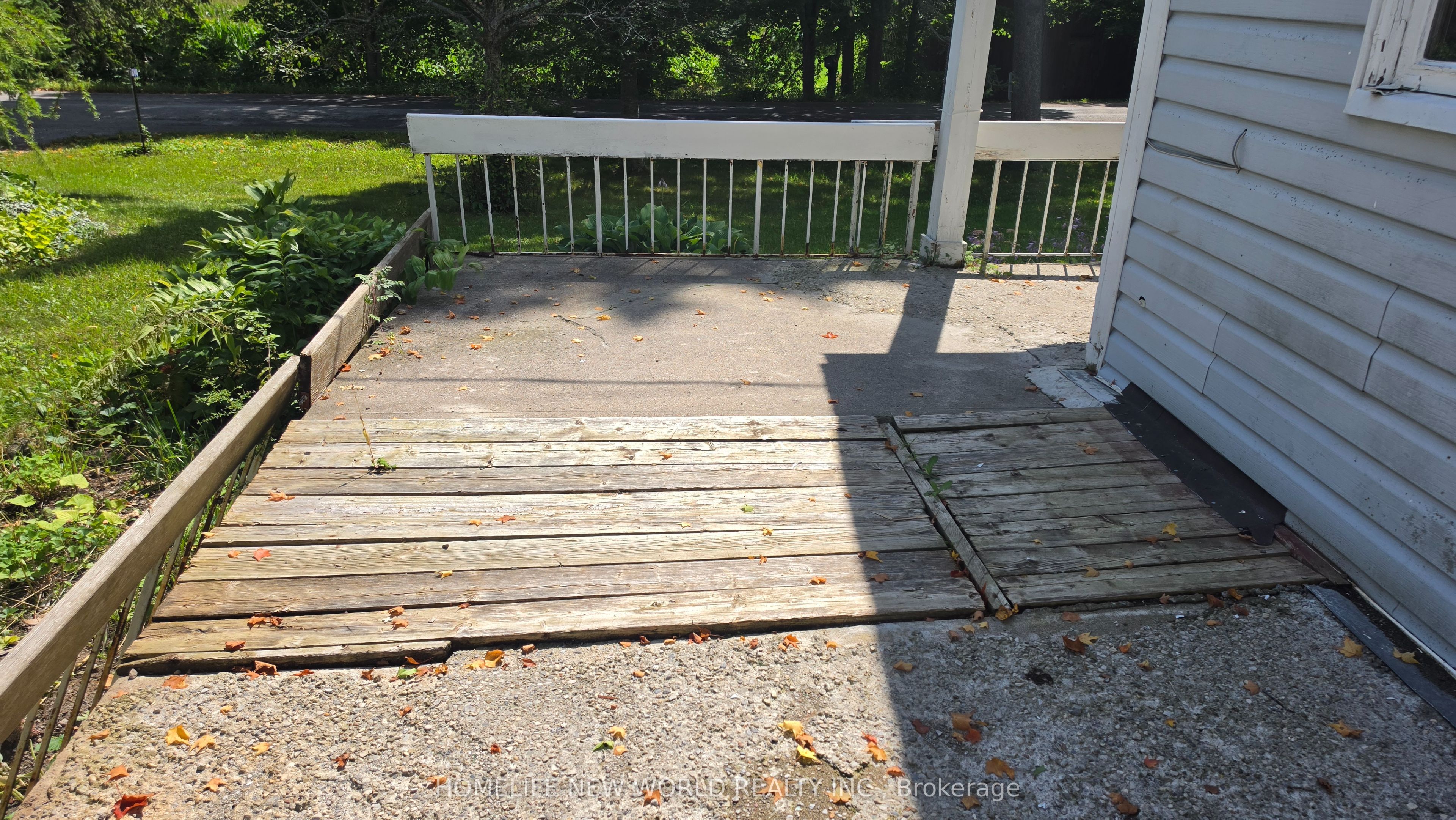 814 Thomasburg Road Property Photo 4