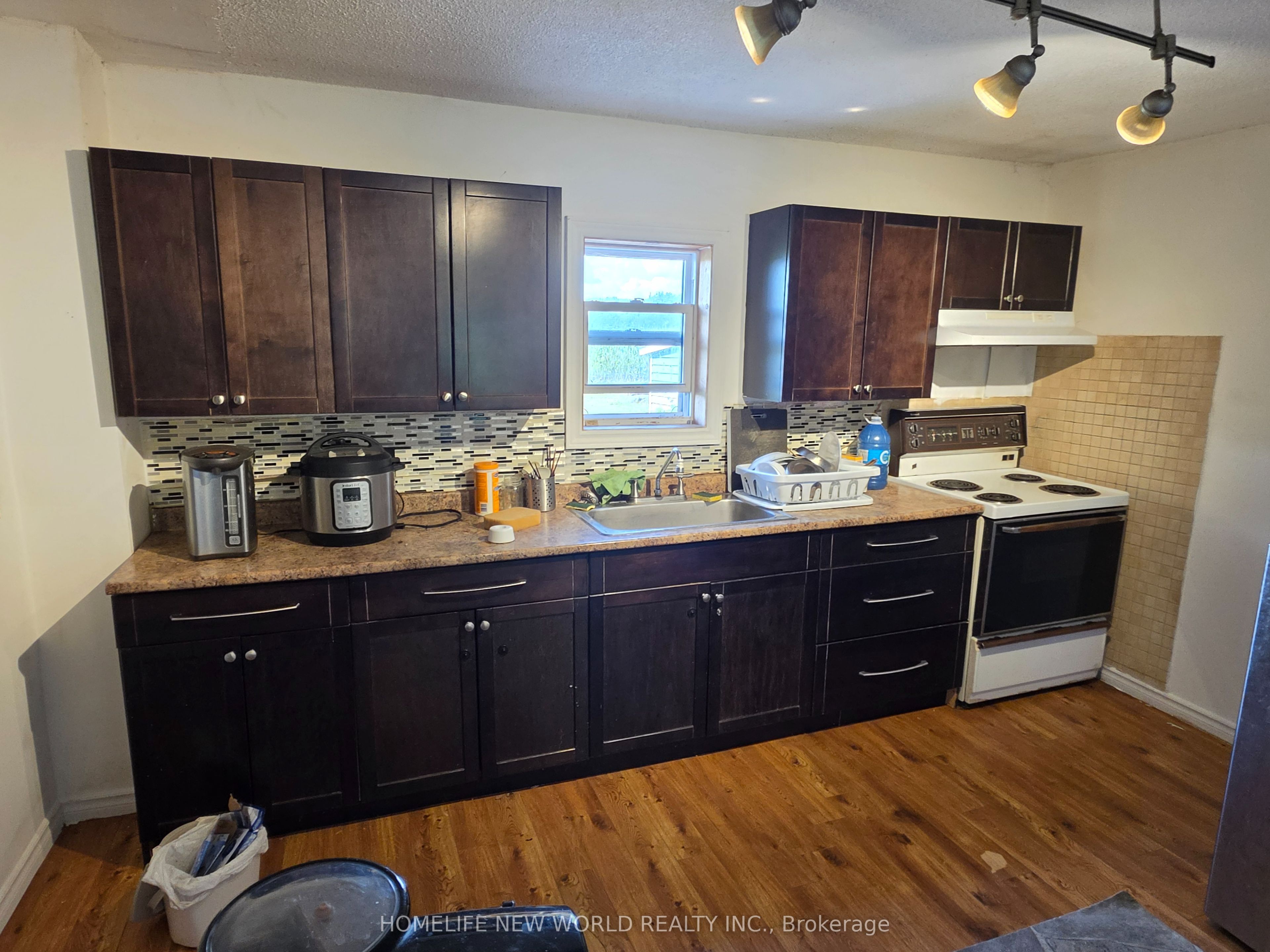 814 Thomasburg Road Property Photo 9
