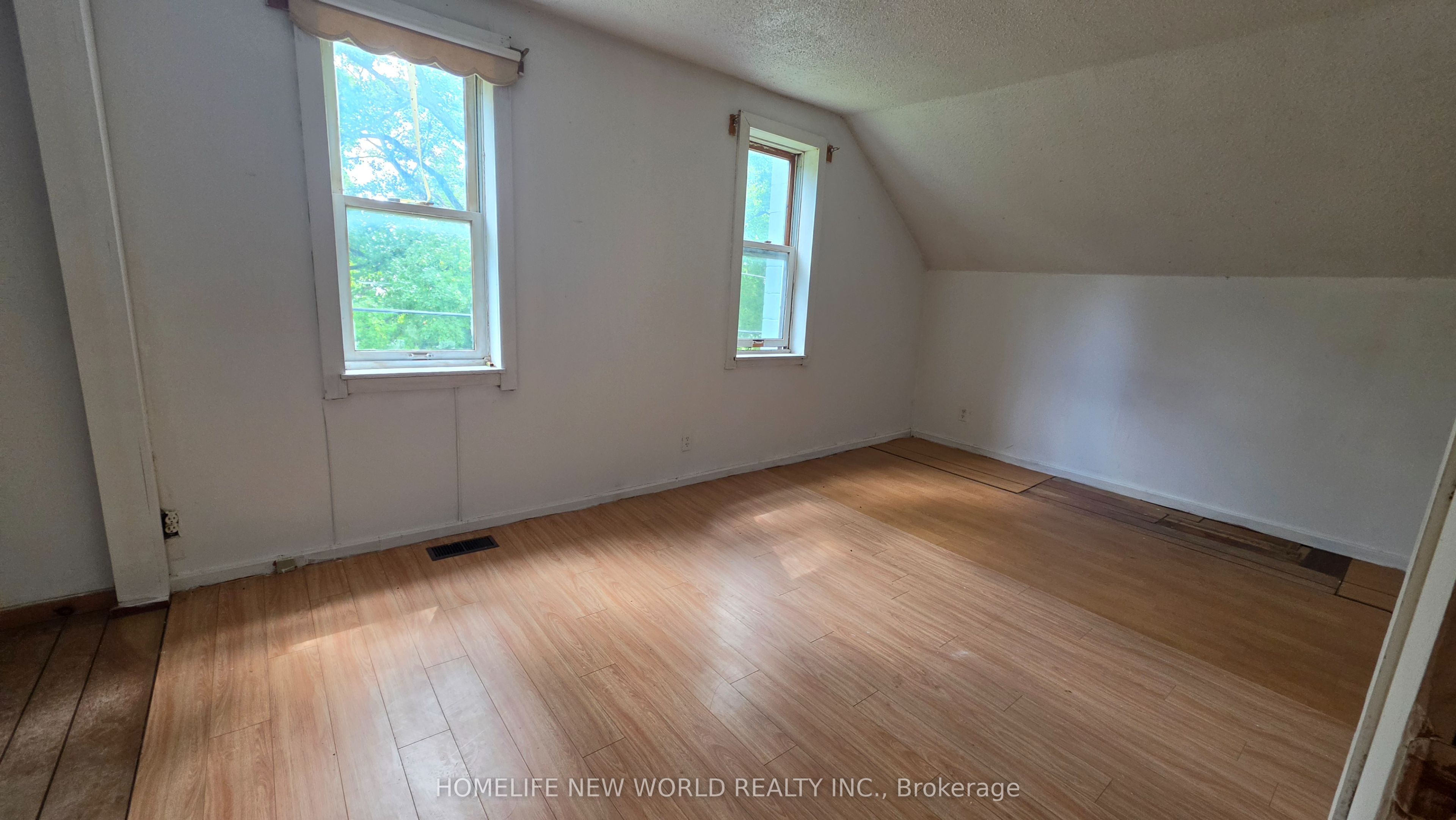 814 Thomasburg Road Property Photo 14