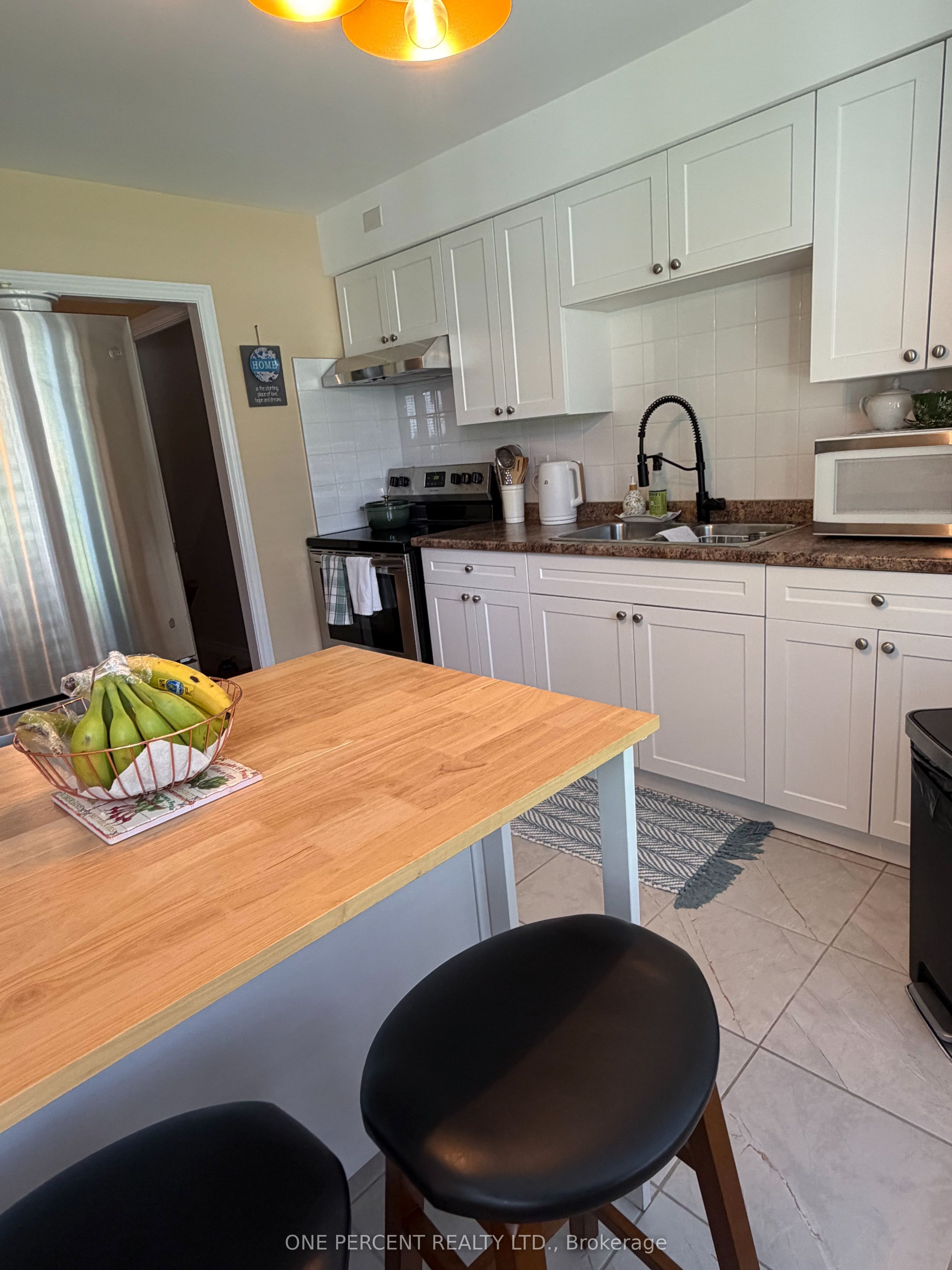 48 Arbour Glen Crescent Property Photo 6