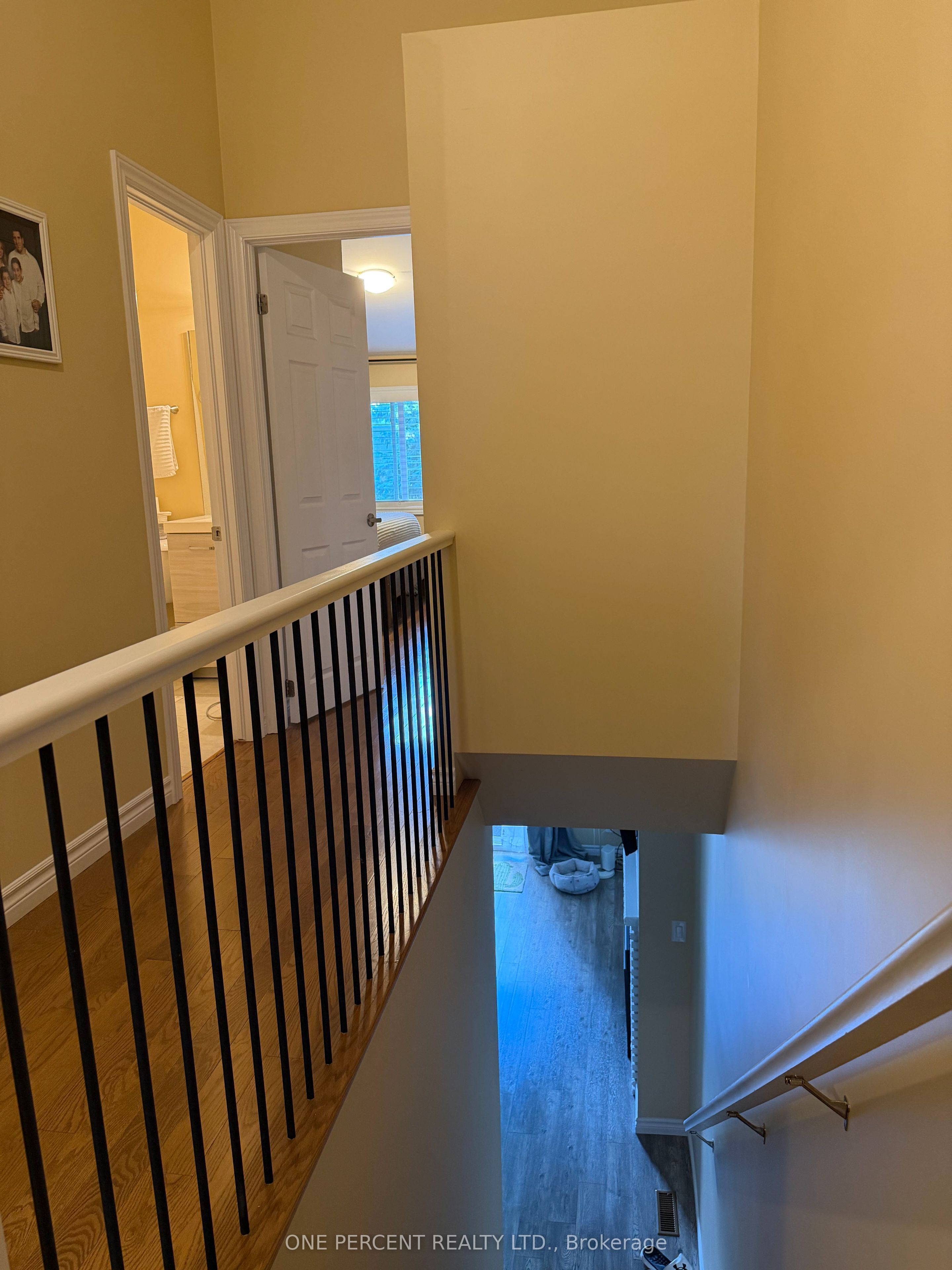 48 Arbour Glen Crescent Property Photo 13