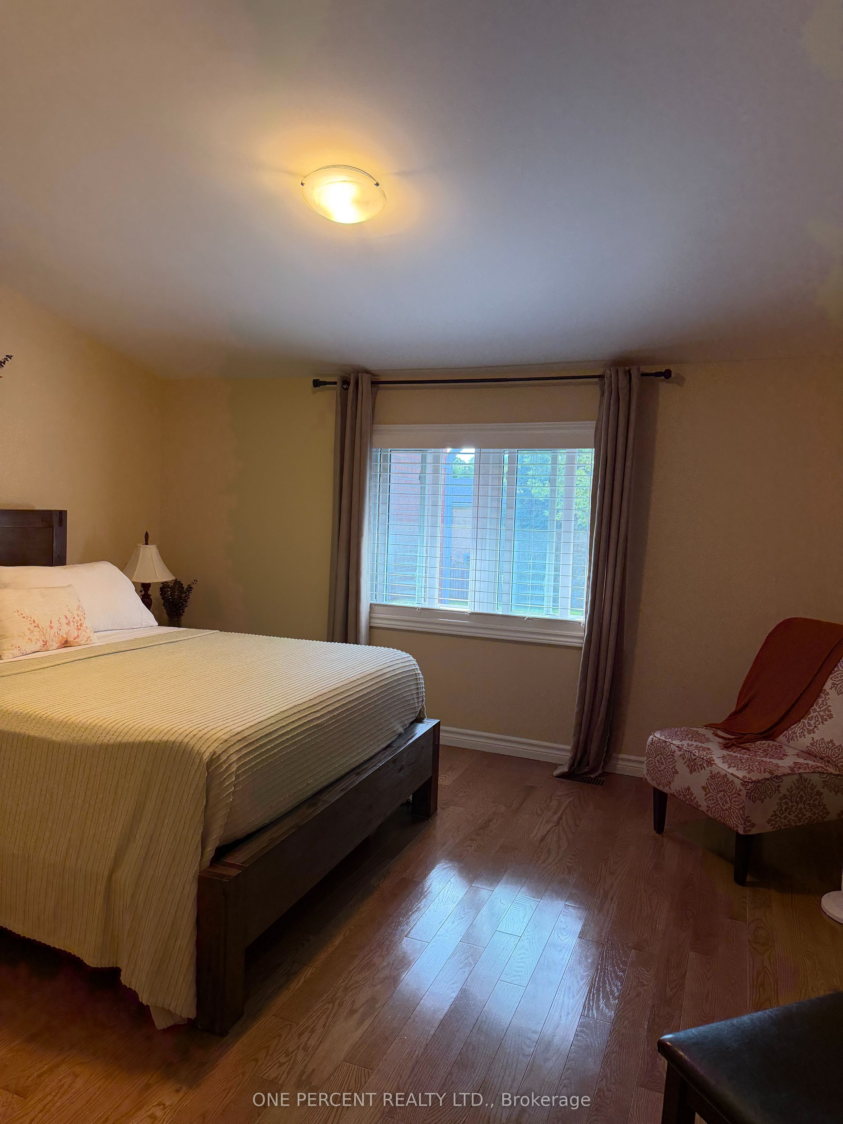 48 Arbour Glen Crescent Property Photo 14