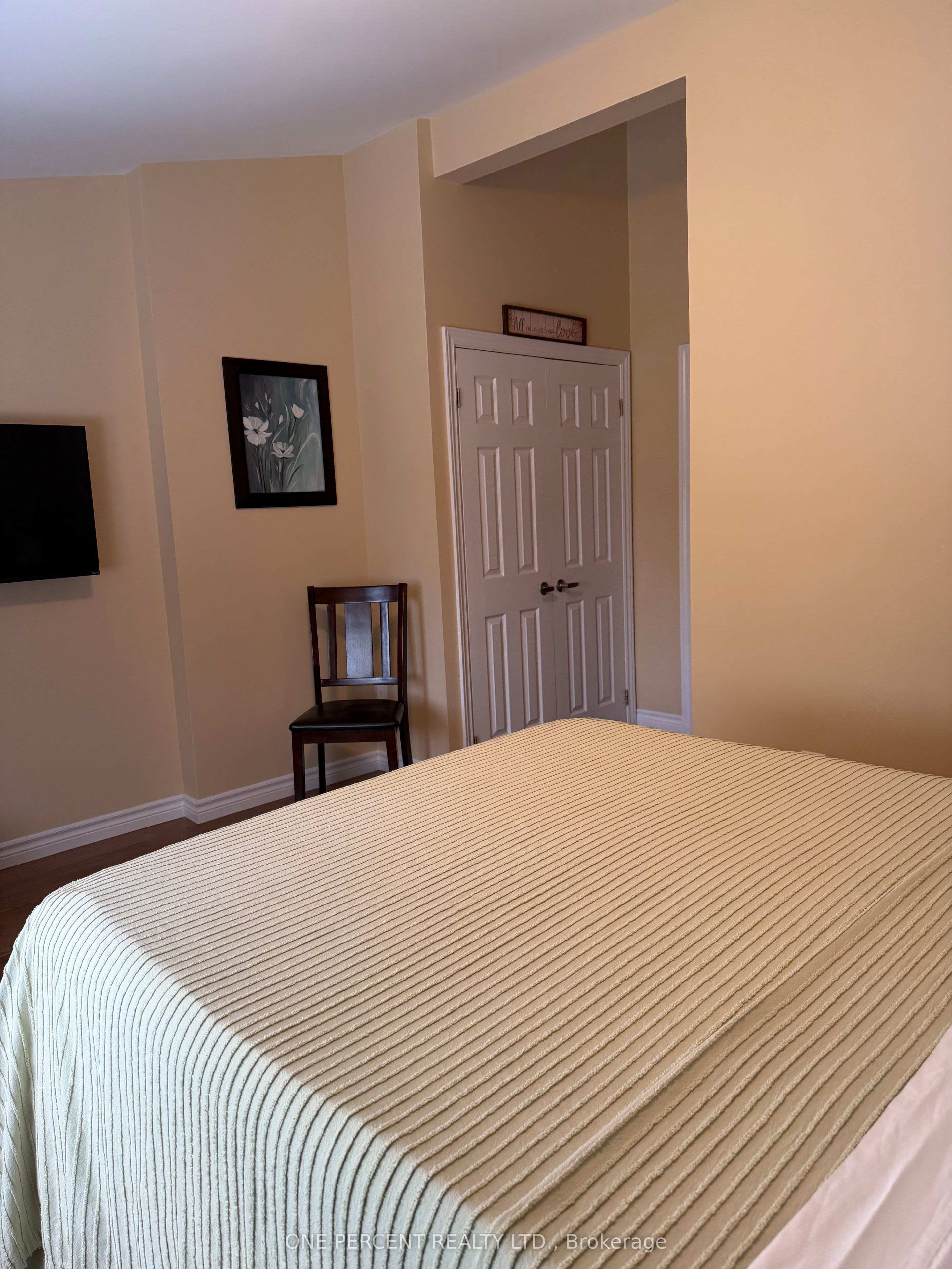 48 Arbour Glen Crescent Property Photo 15