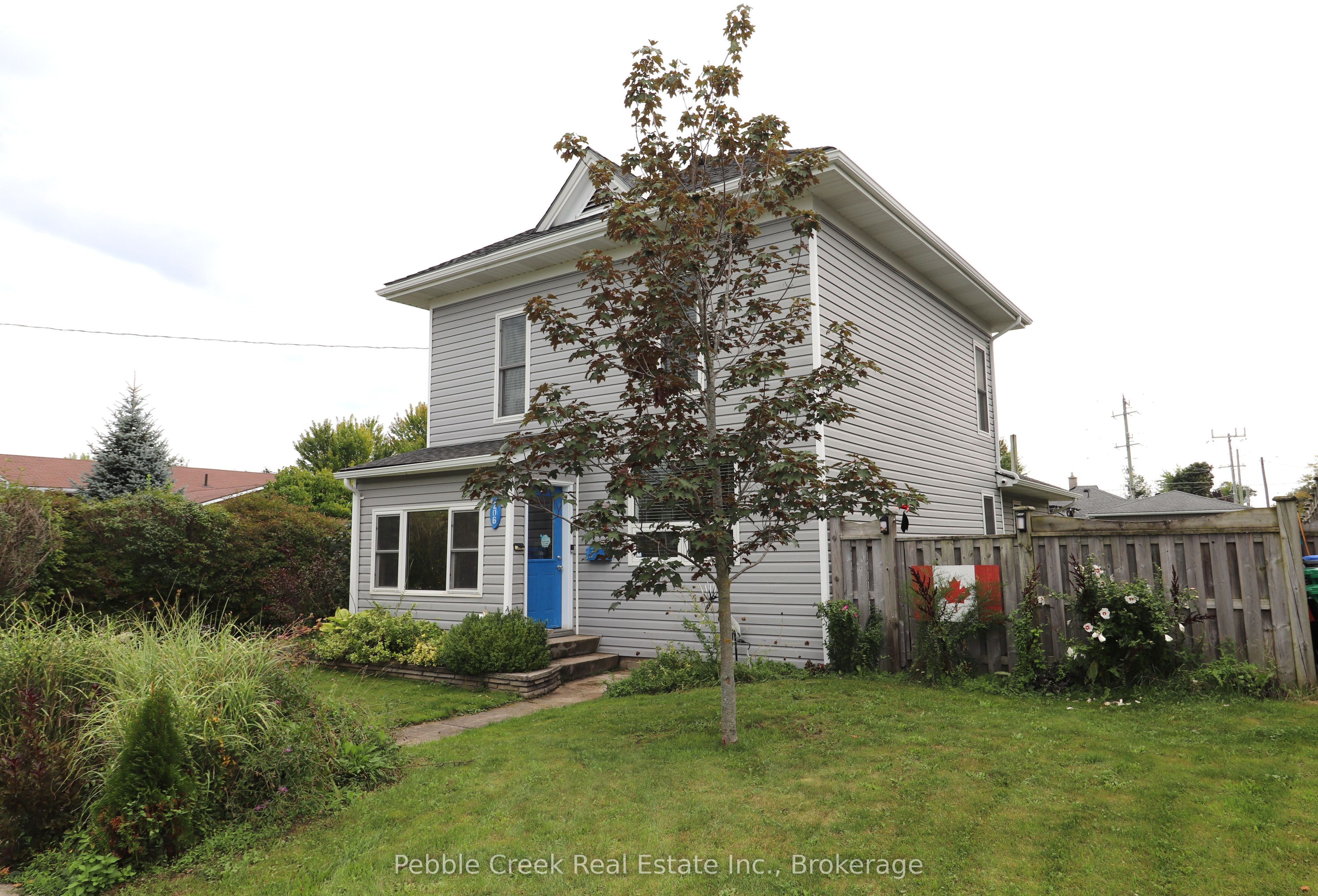 206 Picton Street E Property Photo 3