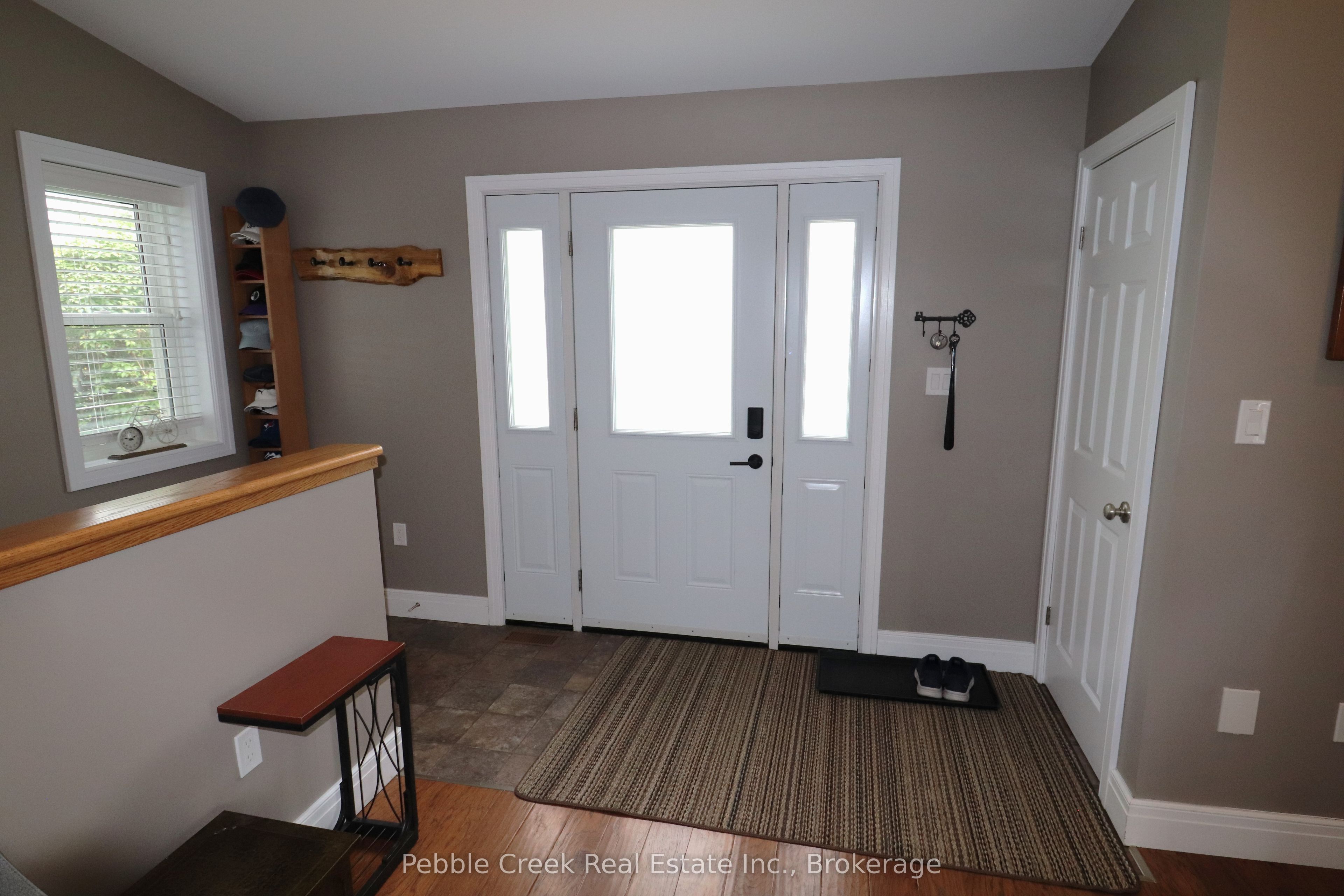 206 Picton Street E Property Photo 7