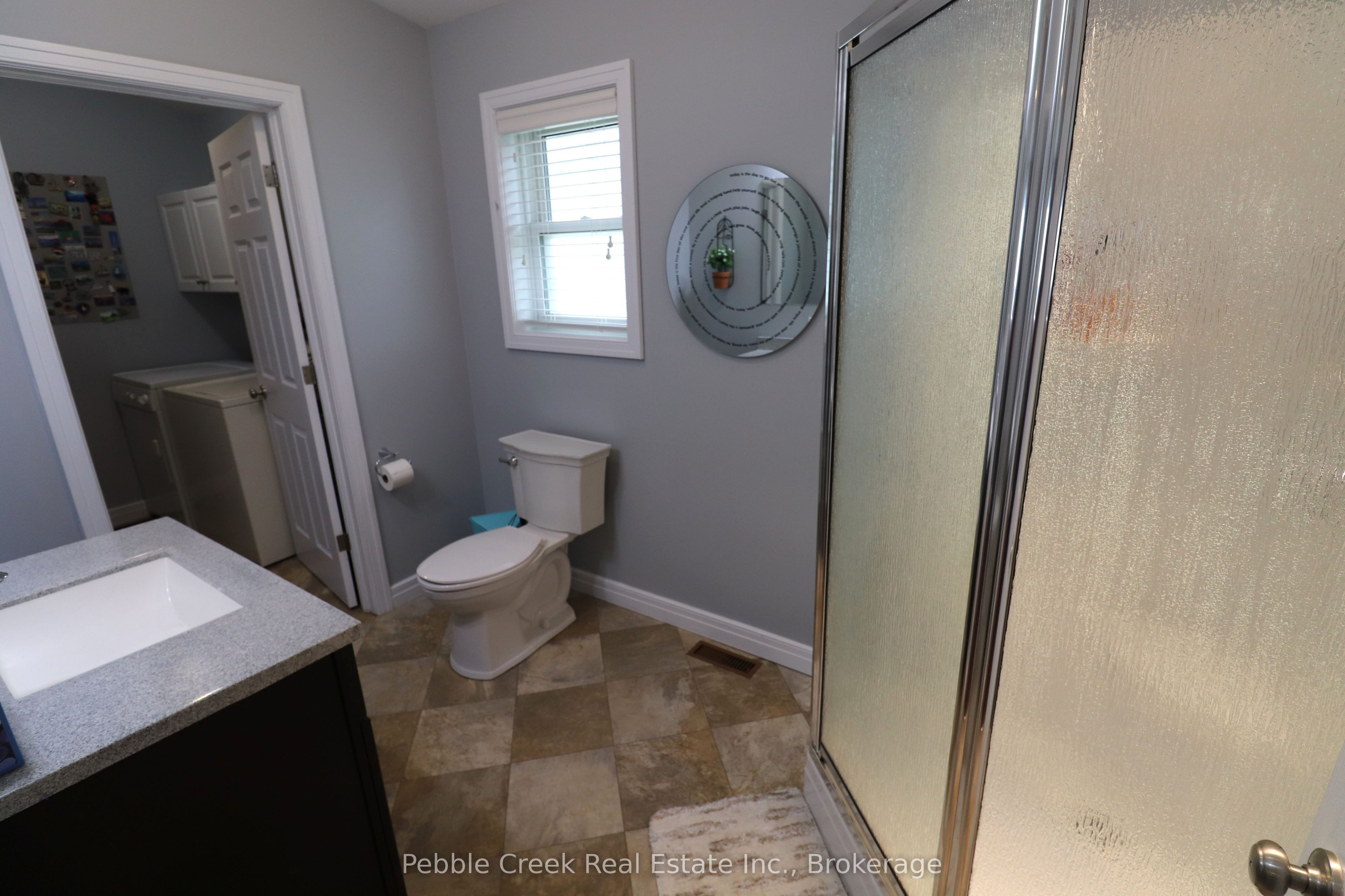 206 Picton Street E Property Photo 12