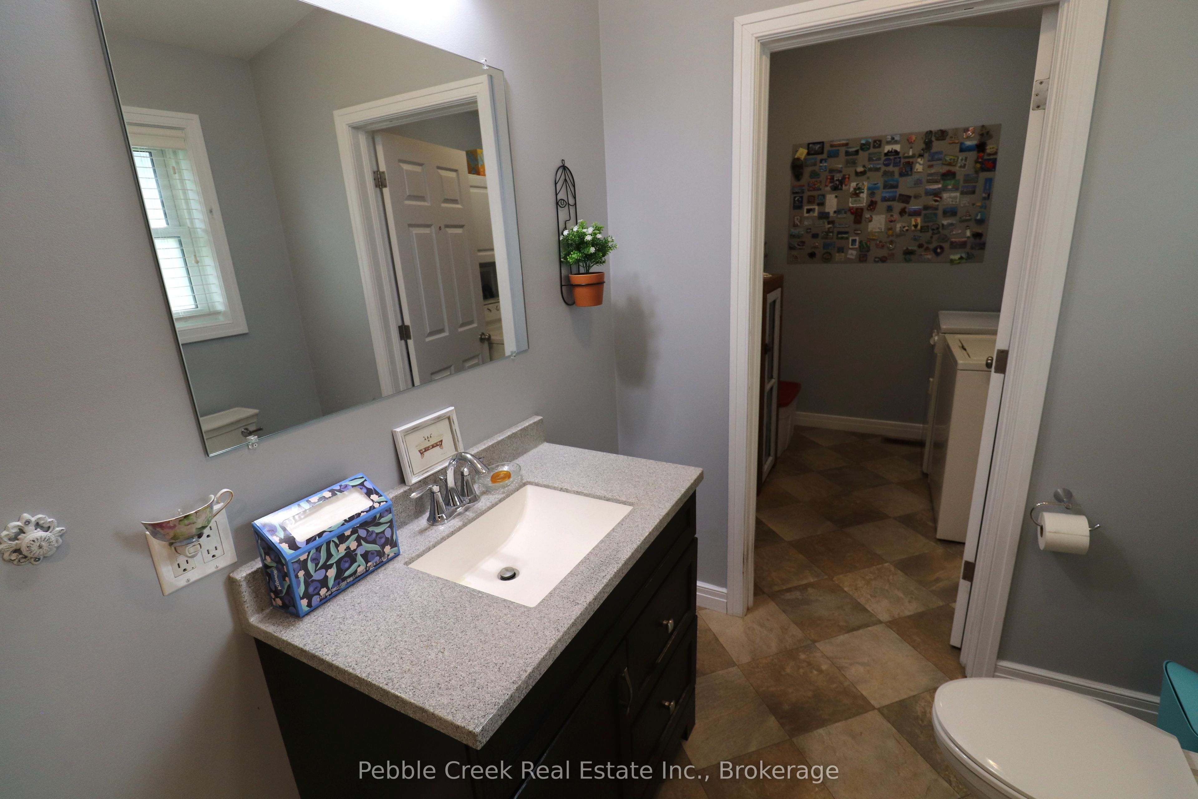 206 Picton Street E Property Photo 13