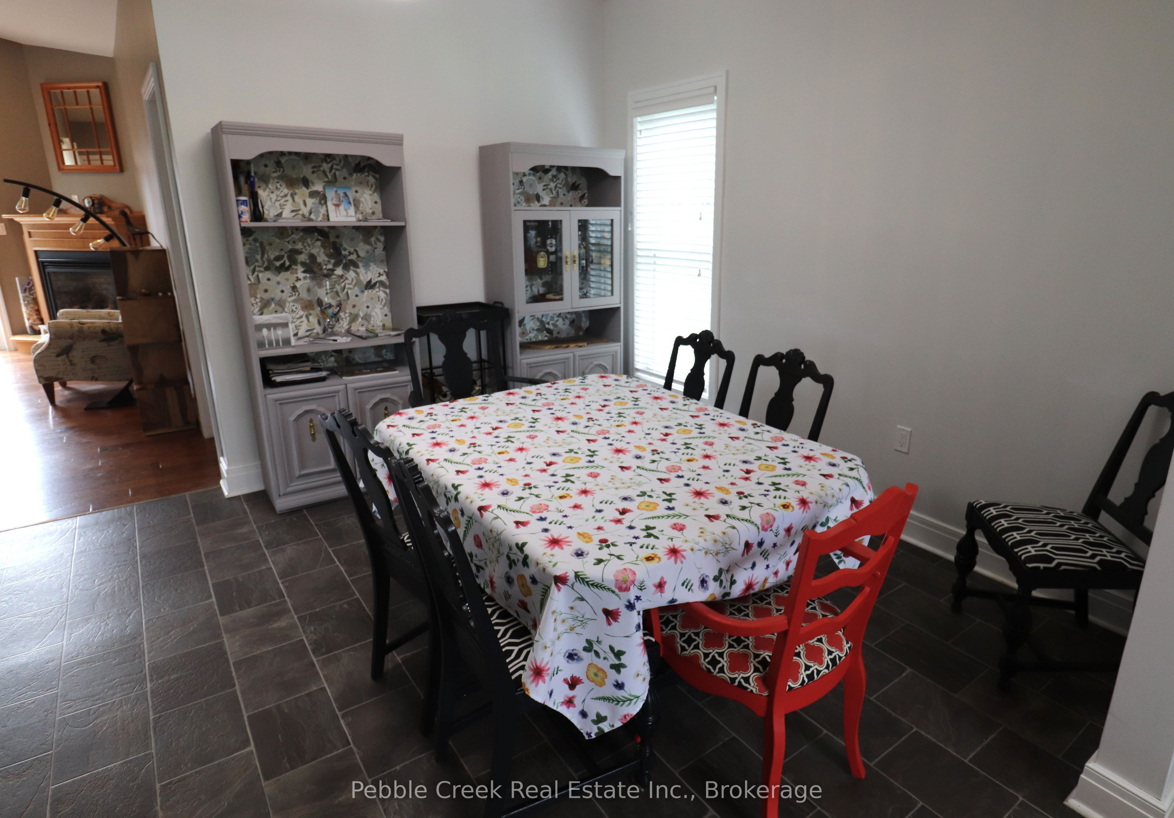 206 Picton Street E Property Photo 16