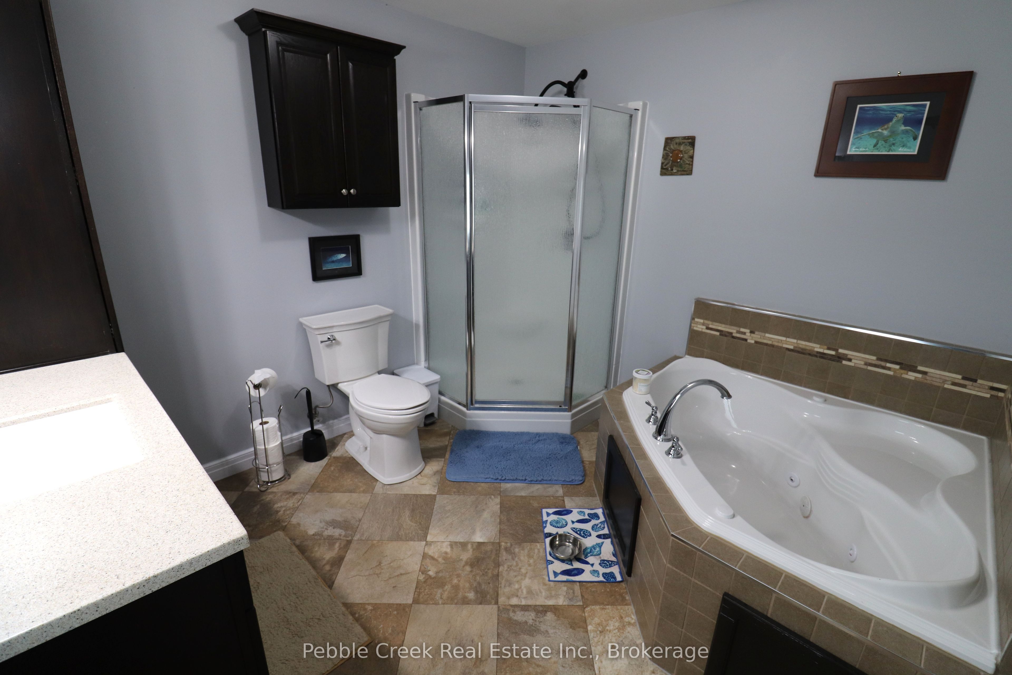 206 Picton Street E Property Photo 25