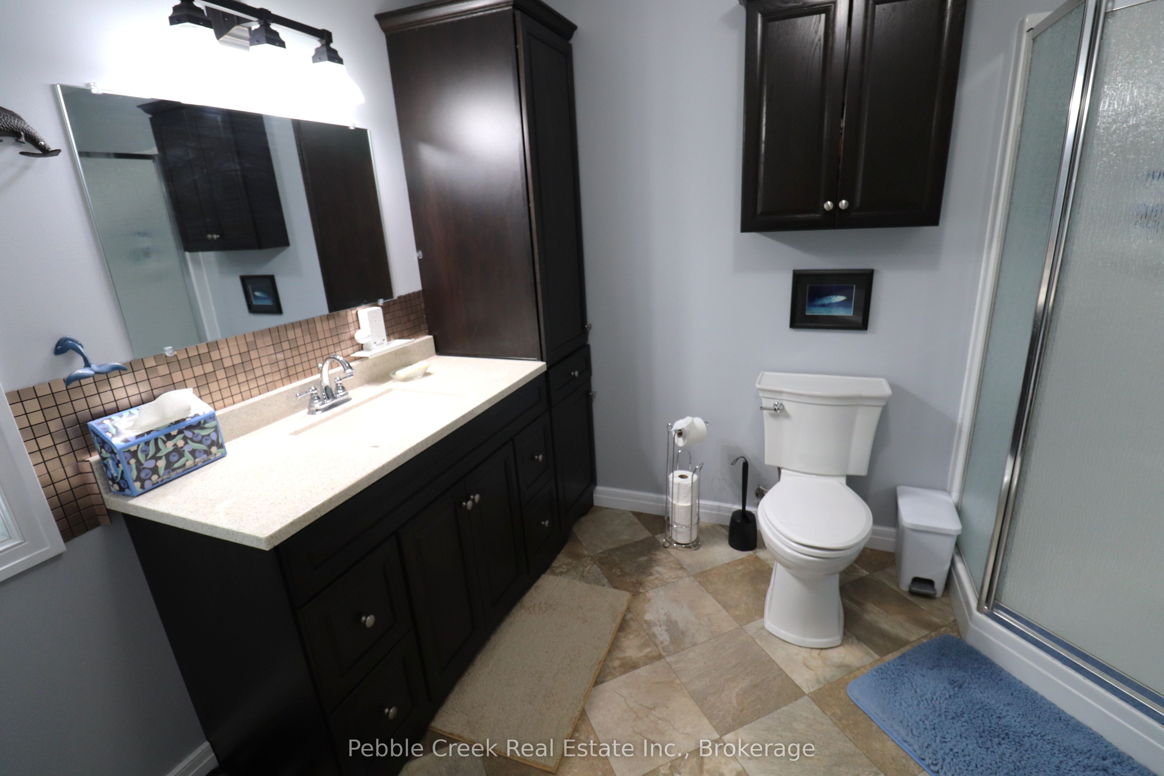 206 Picton Street E Property Photo 27