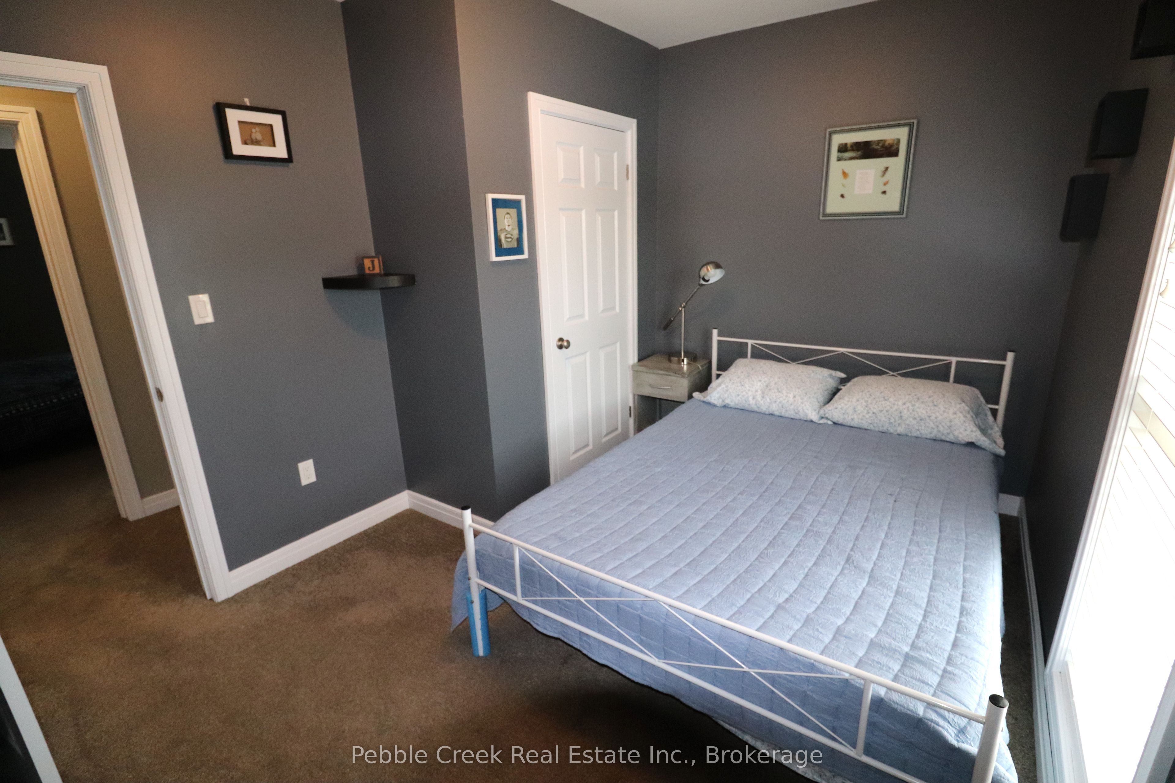 206 Picton Street E Property Photo 30