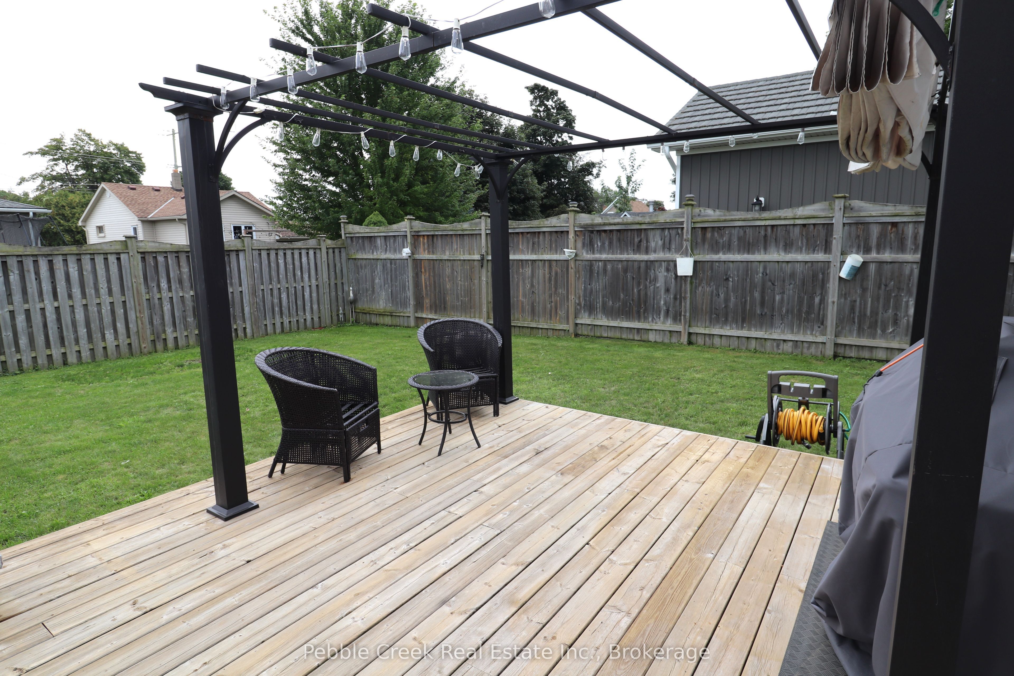 206 Picton Street E Property Photo 49