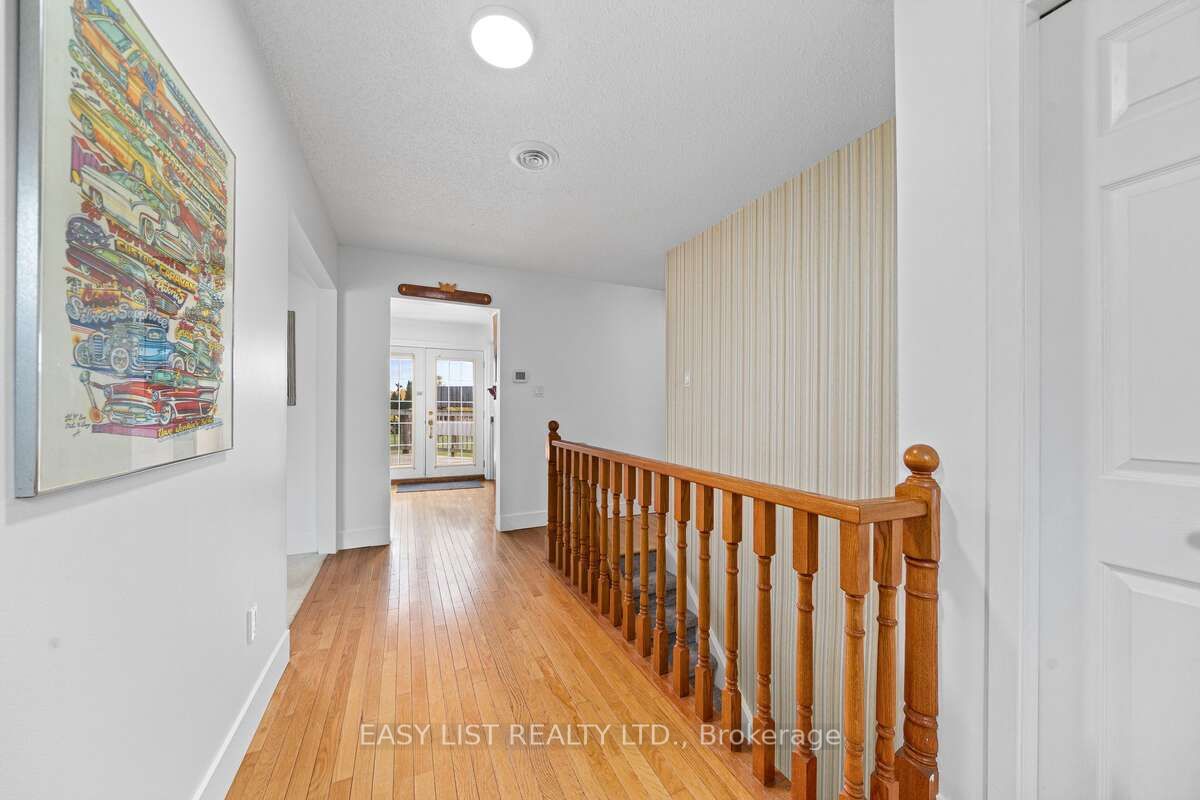 456 Old Surrey Lane Property Photo 5