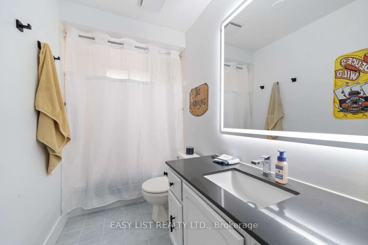 456 Old Surrey Lane Property Photo 8