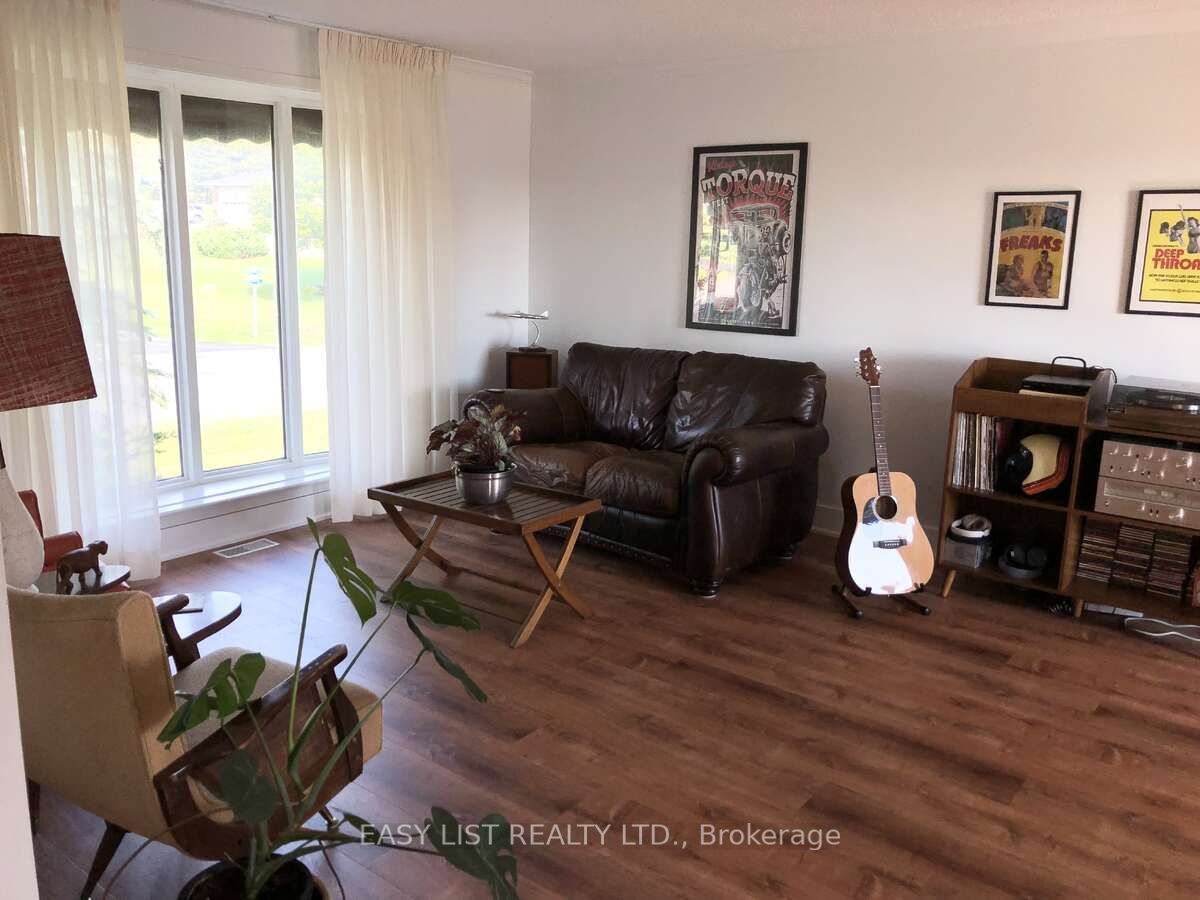 456 Old Surrey Lane Property Photo 15