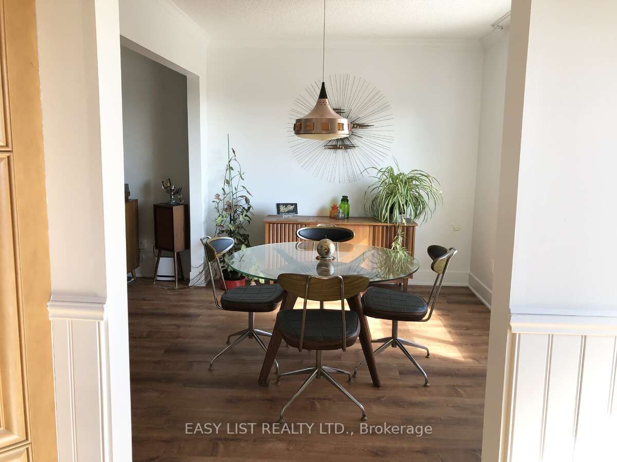 456 Old Surrey Lane Property Photo 17