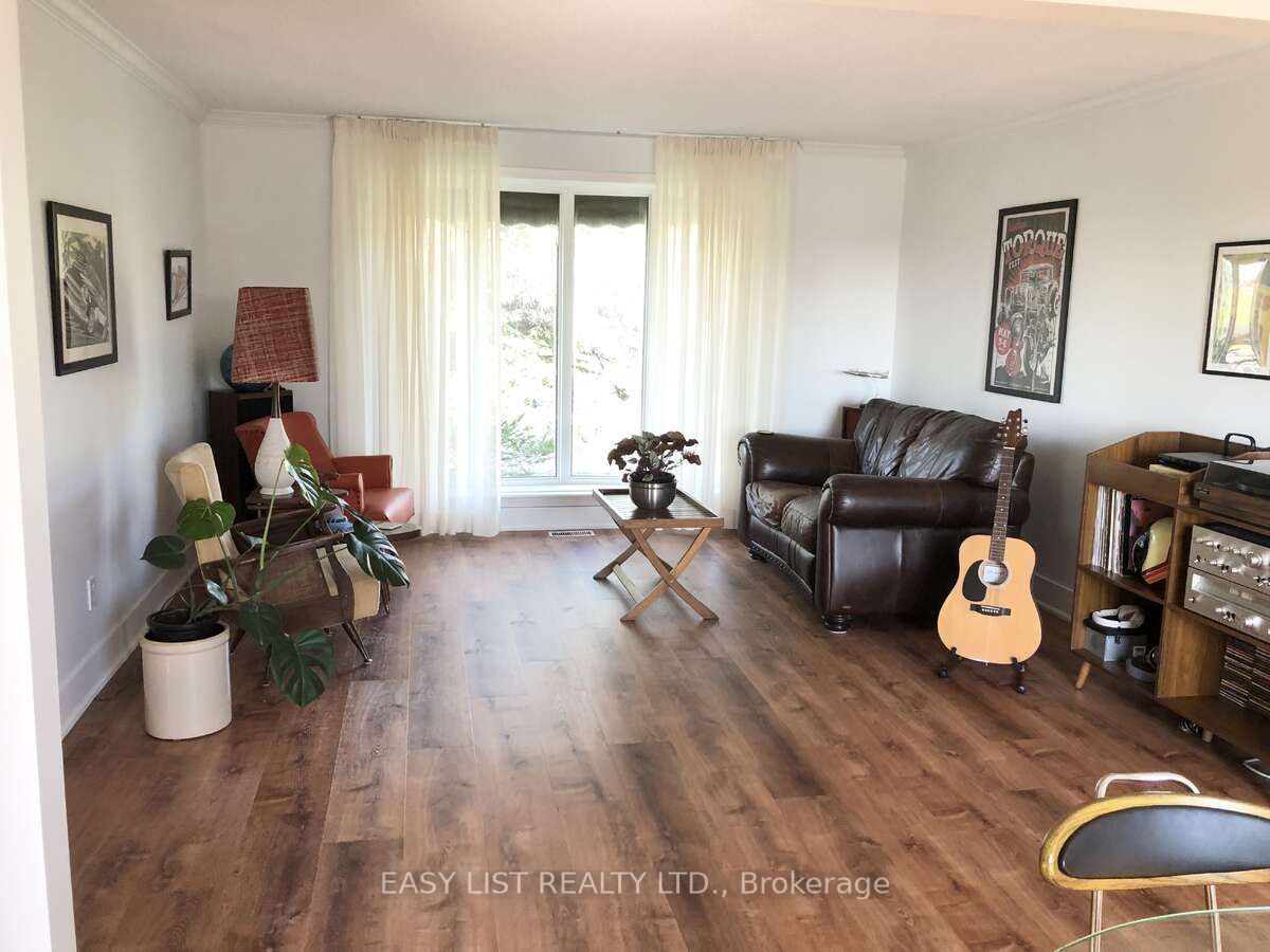 456 Old Surrey Lane Property Photo 18