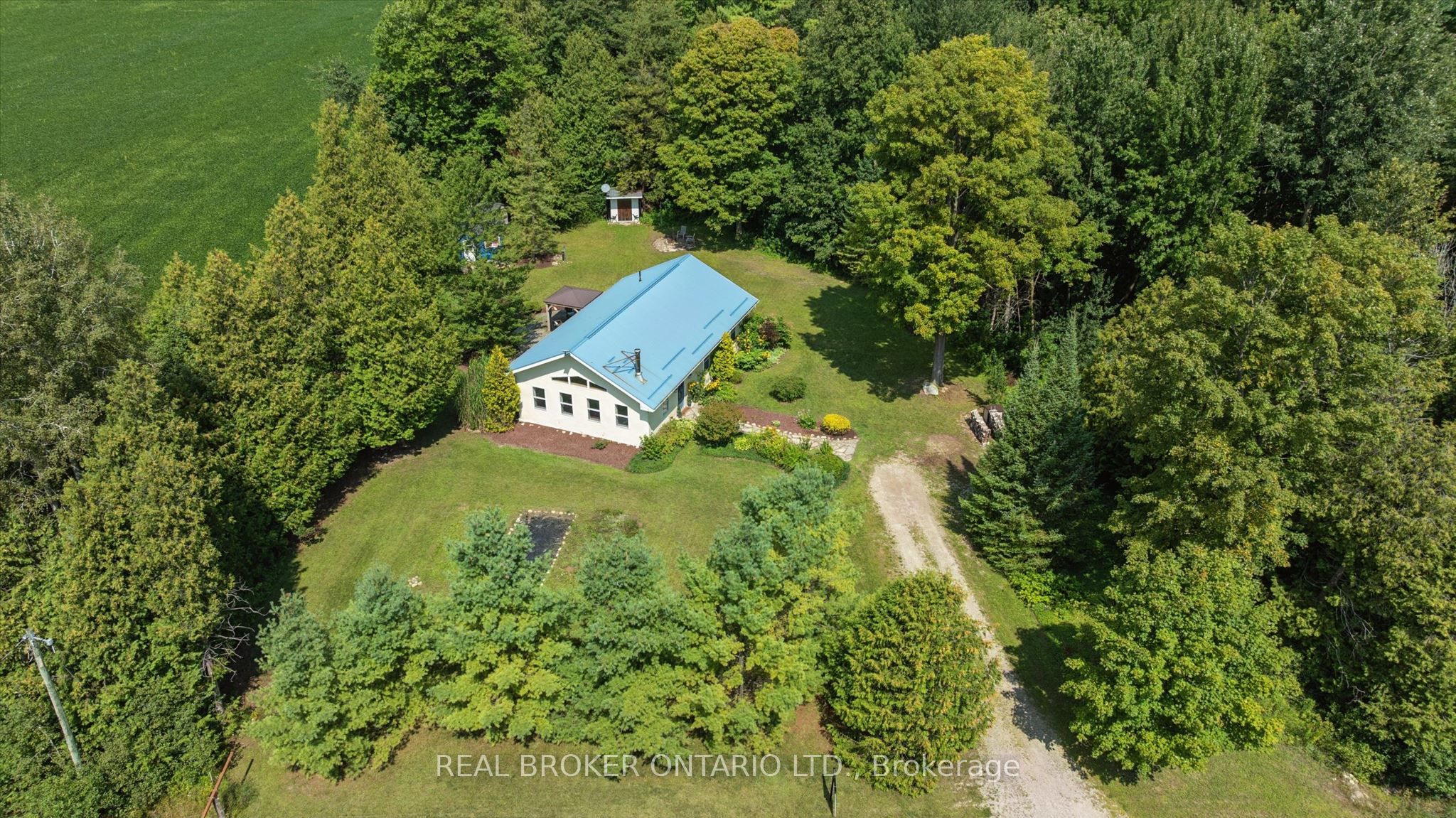 5578 11th Line Property Photo 1
