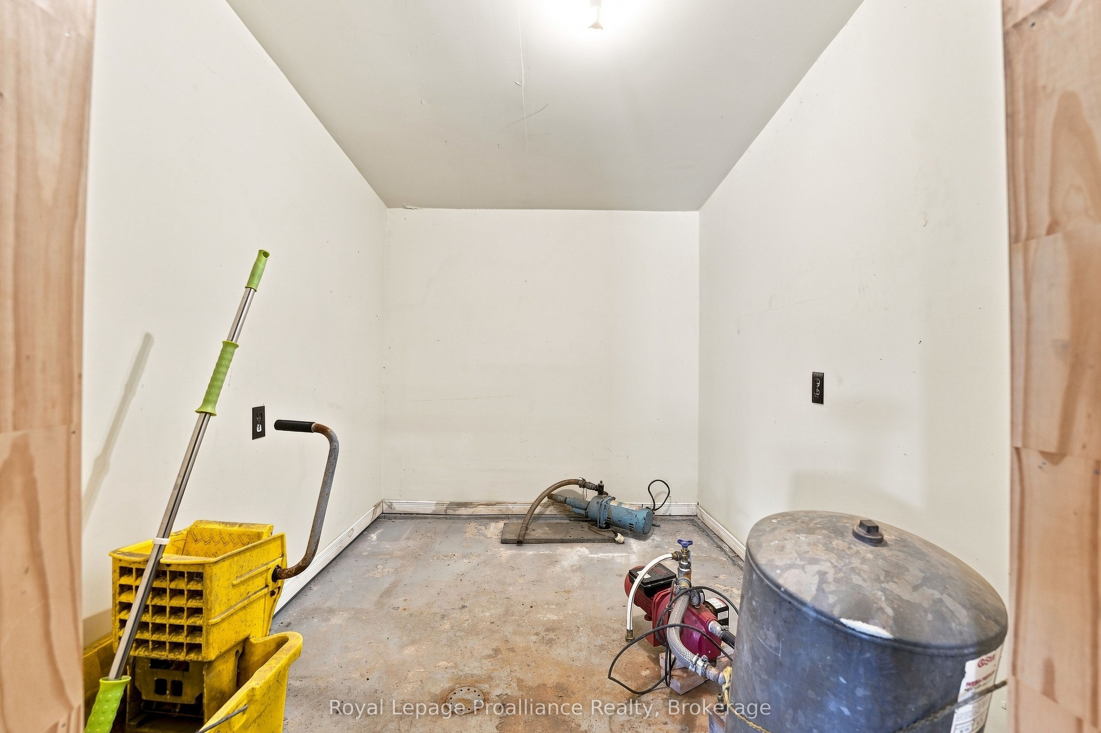 12541 Highway 41 Property Photo 33
