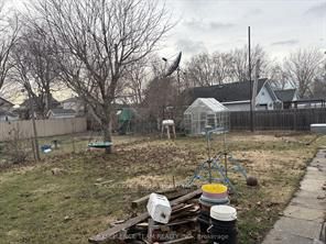 225 8th Street W Property Photo 3