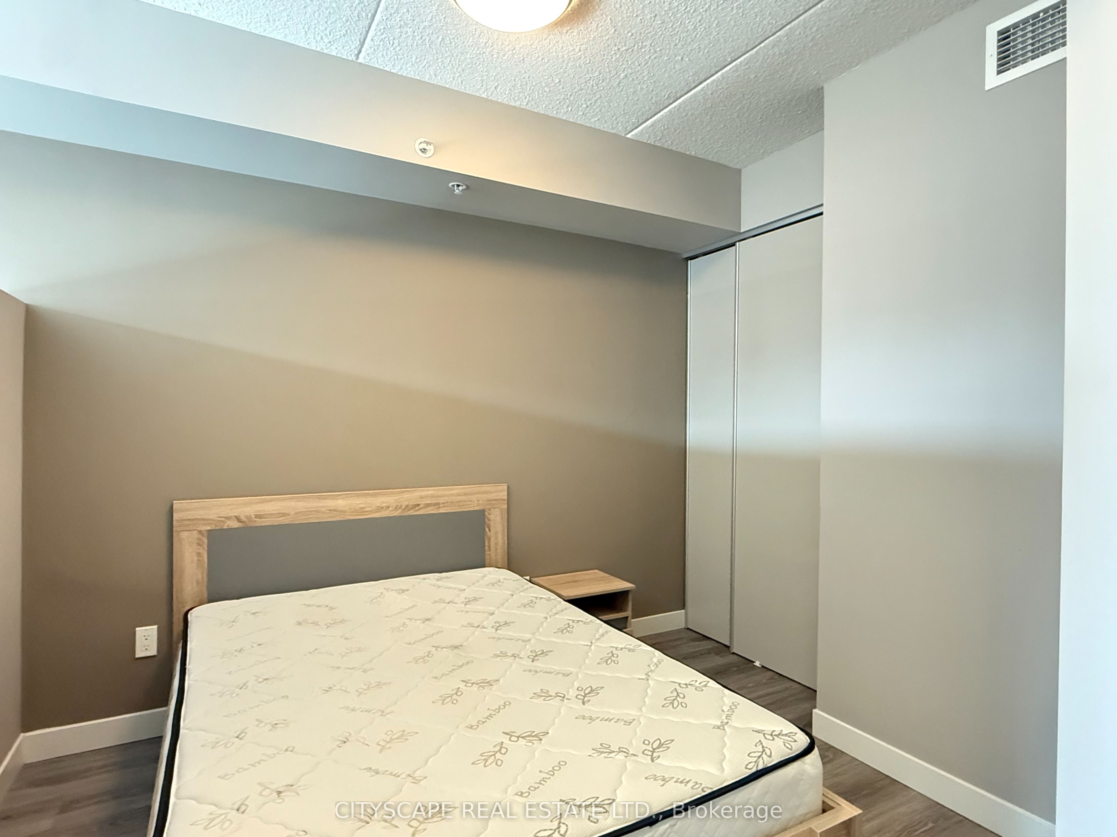308 Lester Street 511 Property Photo 12