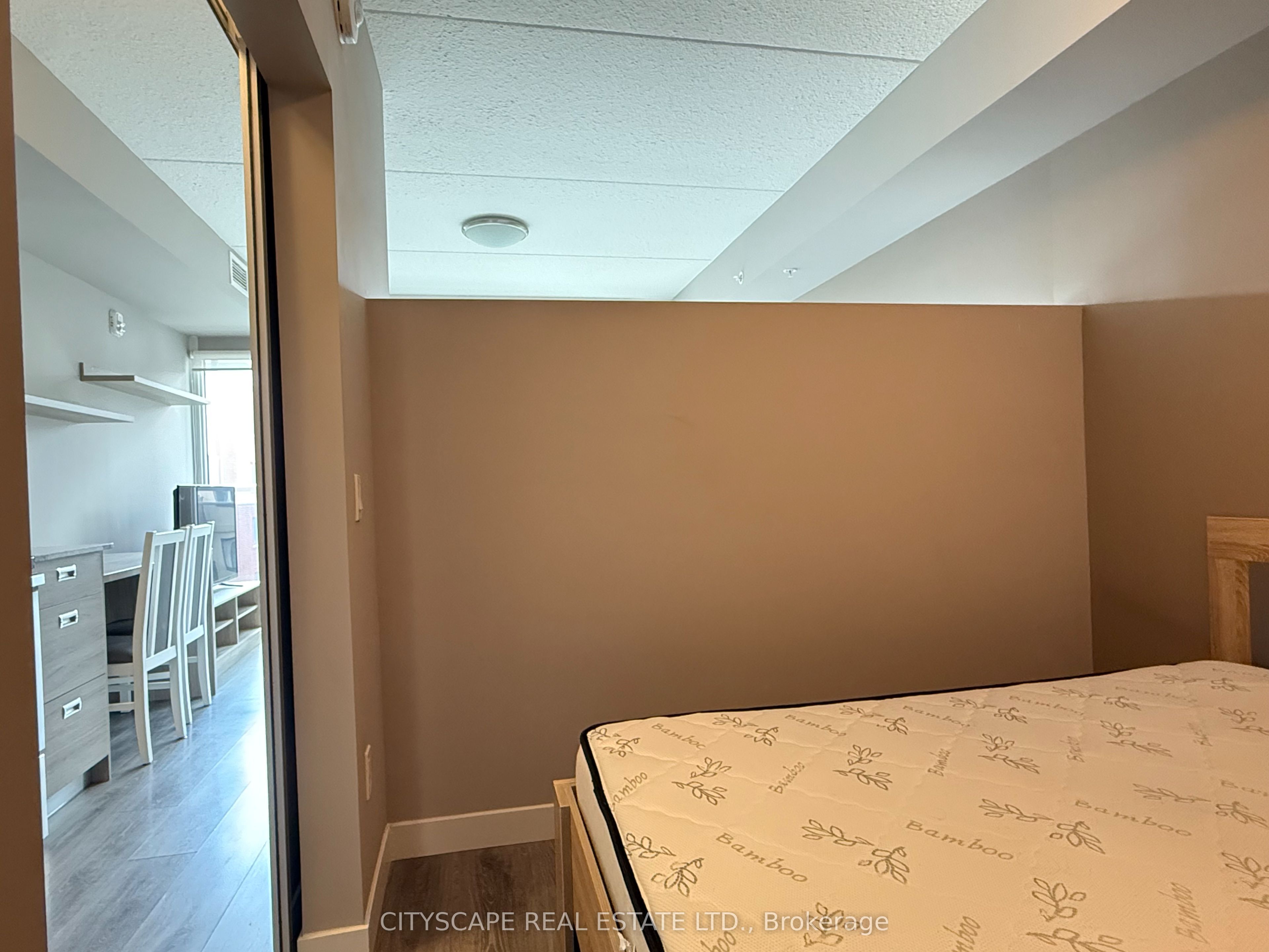 308 Lester Street 511 Property Photo 14