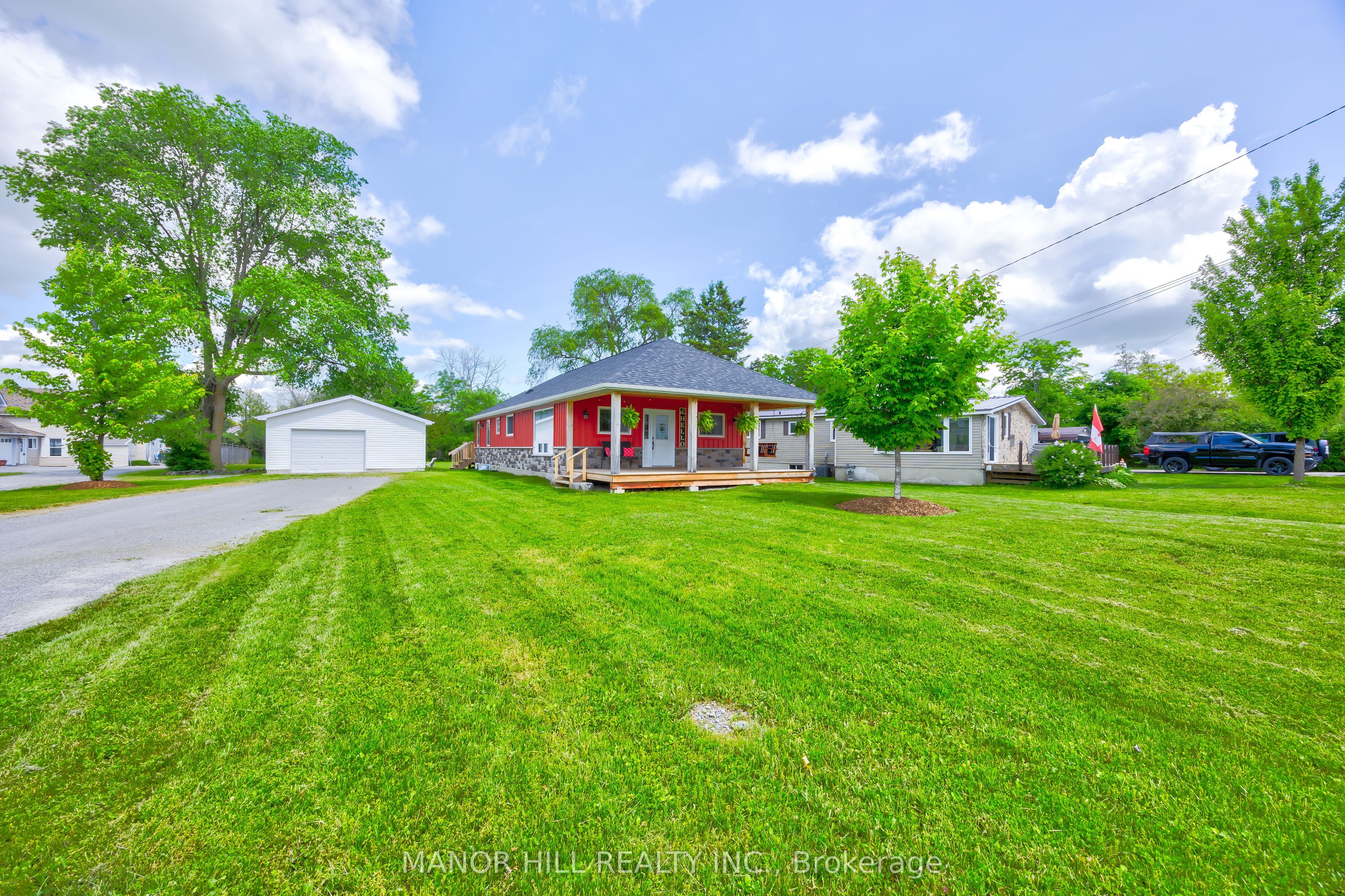 56 West Street N Property Photo 3