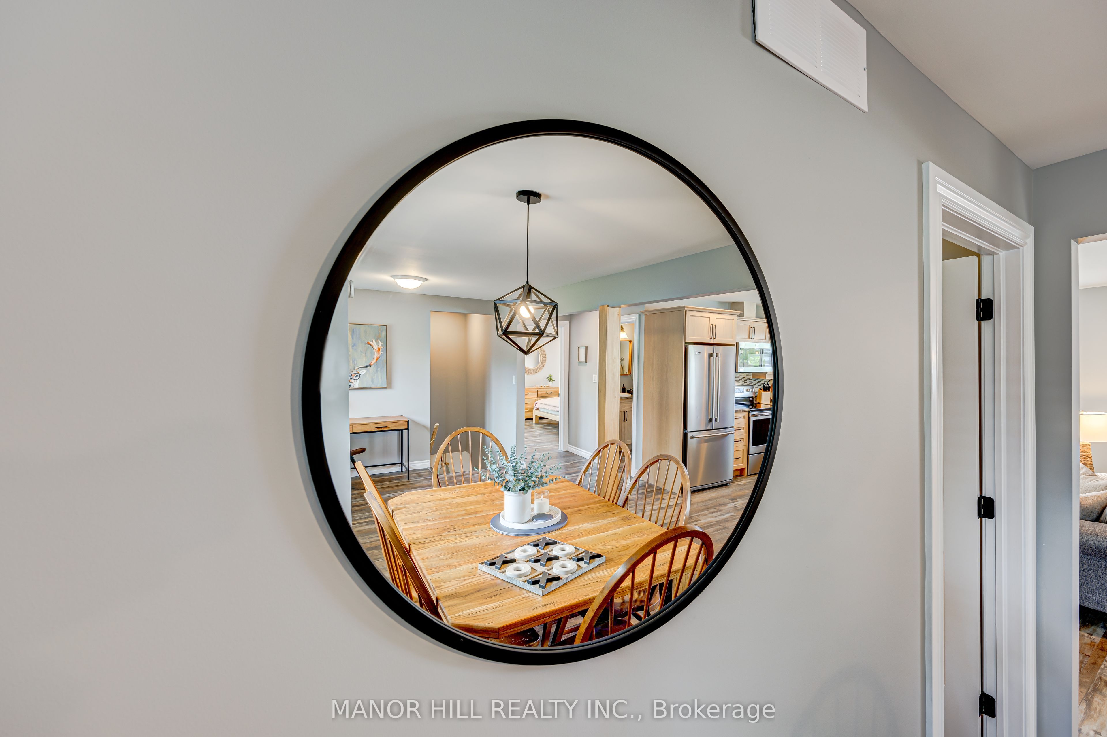56 West Street N Property Photo 14